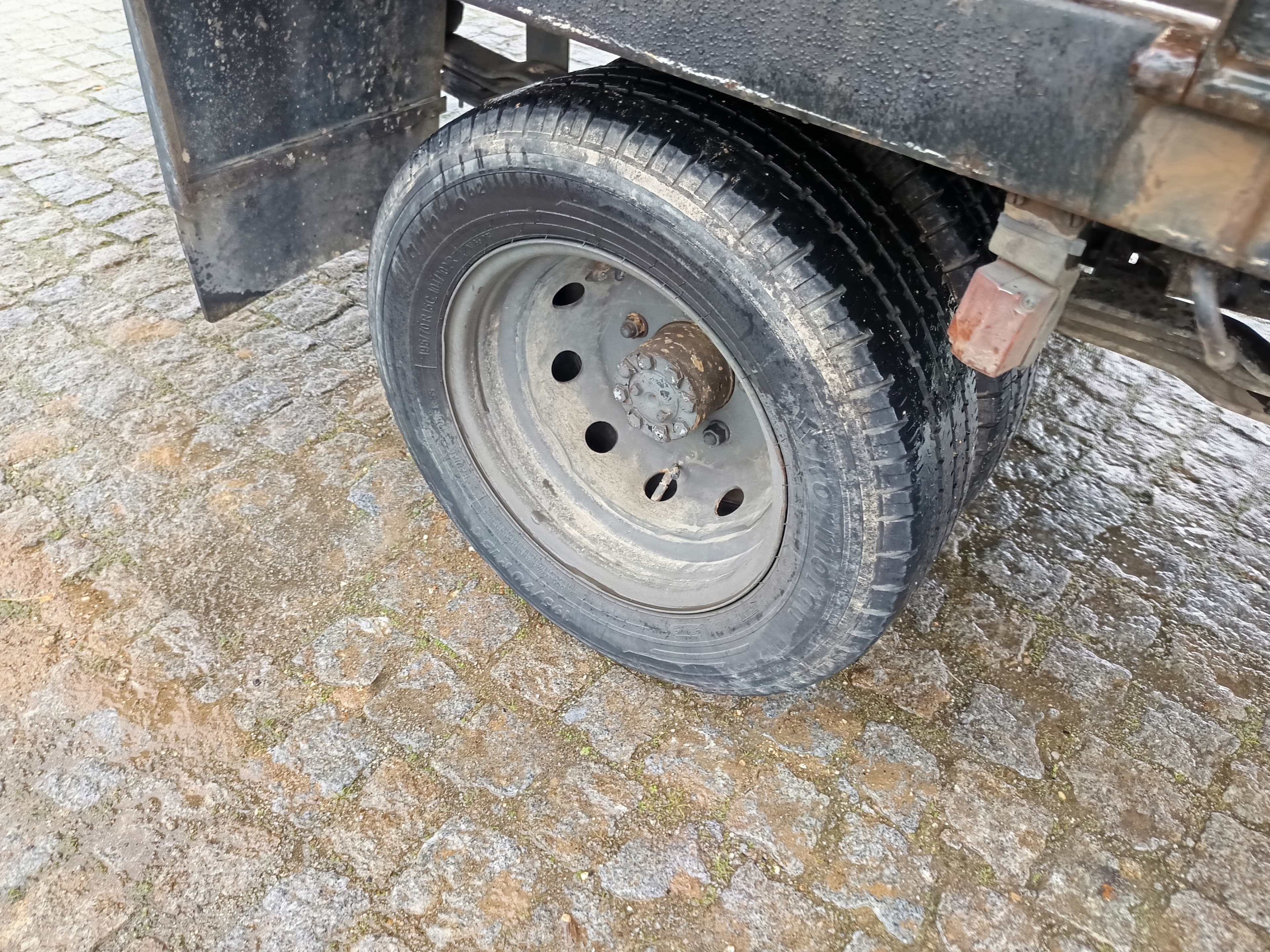 Nissan Cabstar 35.13 Com Grua · Ano 2004 — imagem 9