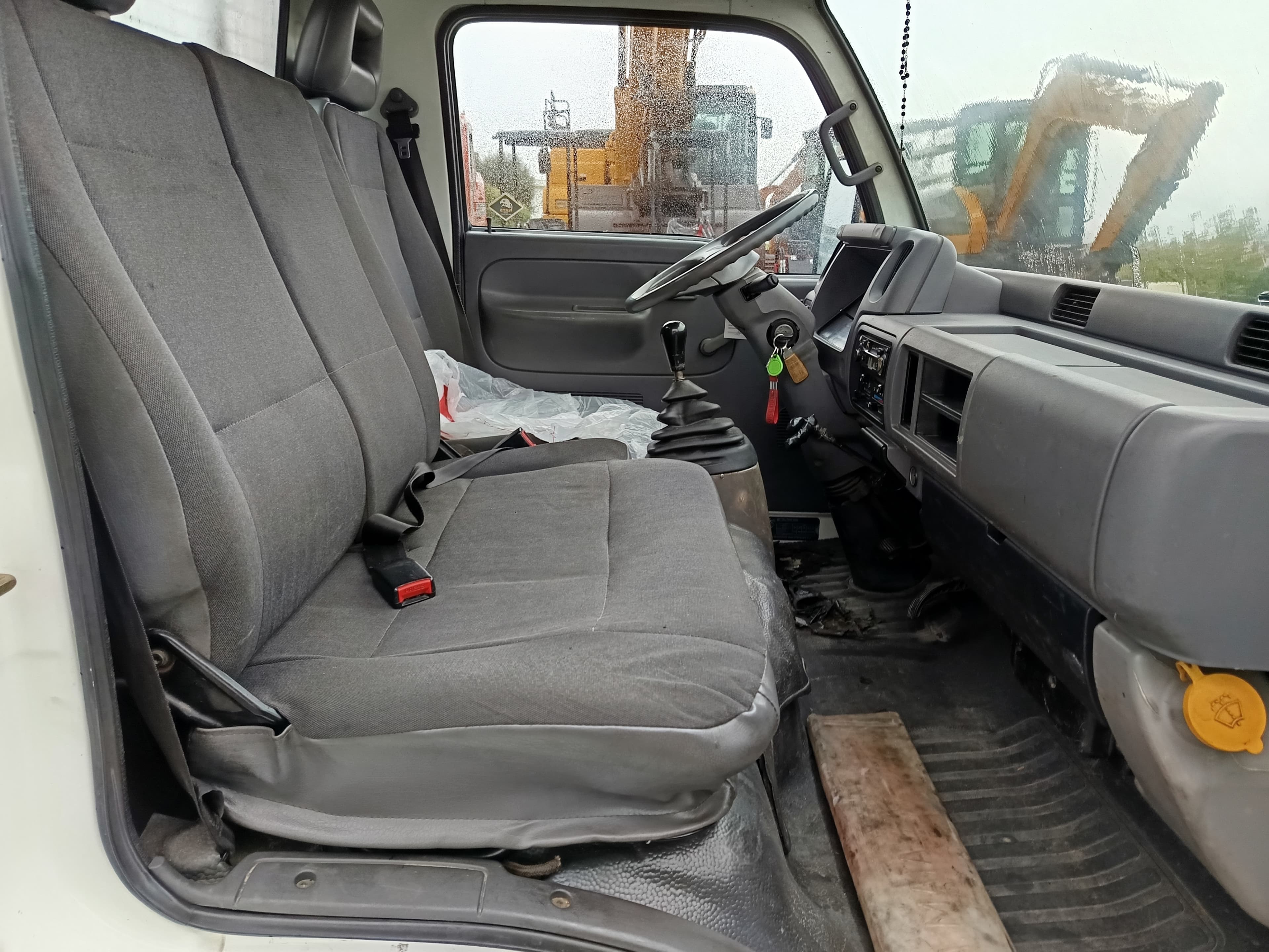 Nissan Cabstar 35.13 Com Grua · Ano 2004 — imagem 16
