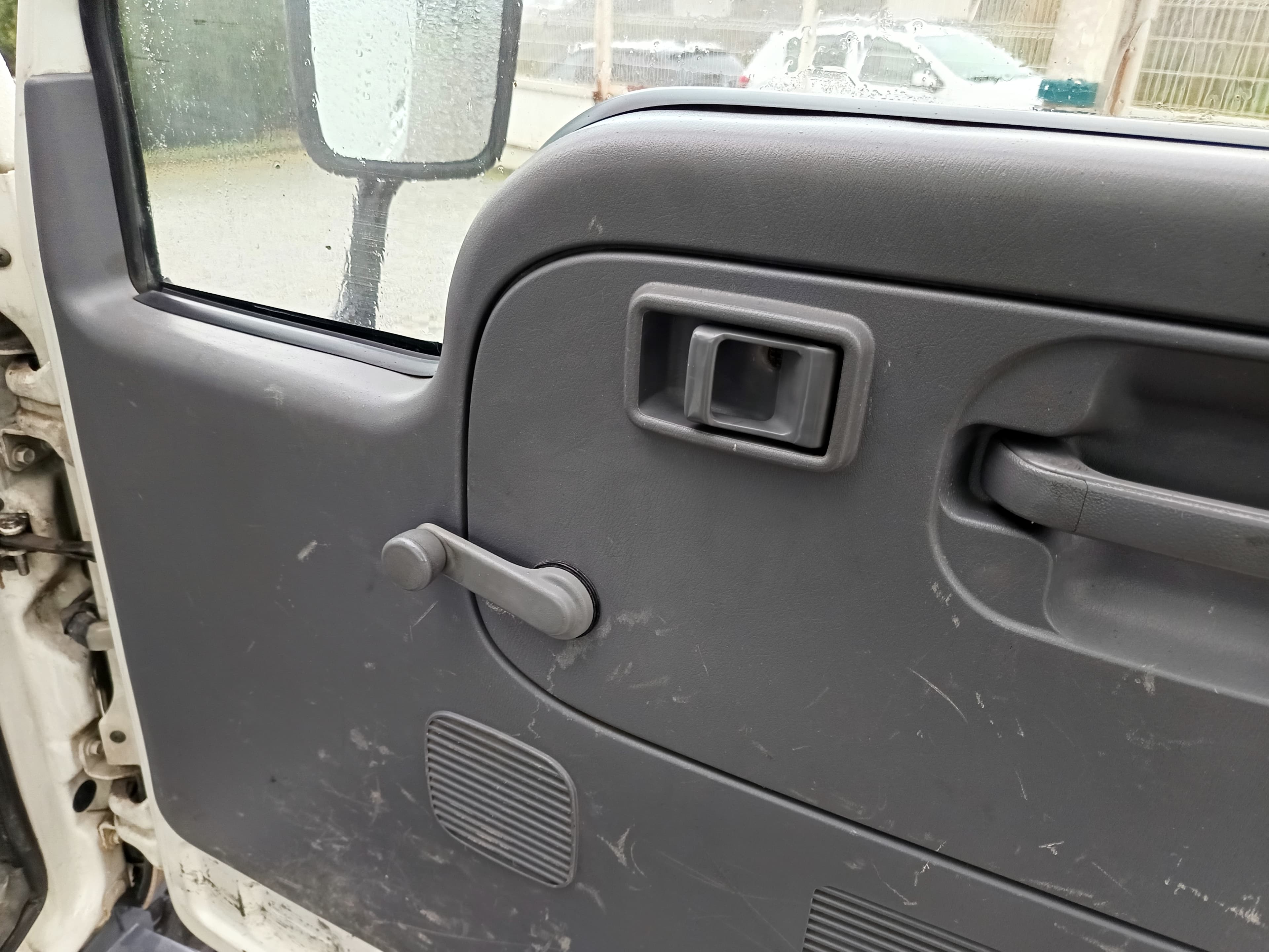Nissan Cabstar 35.13 Com Grua · Ano 2004 — imagem 15