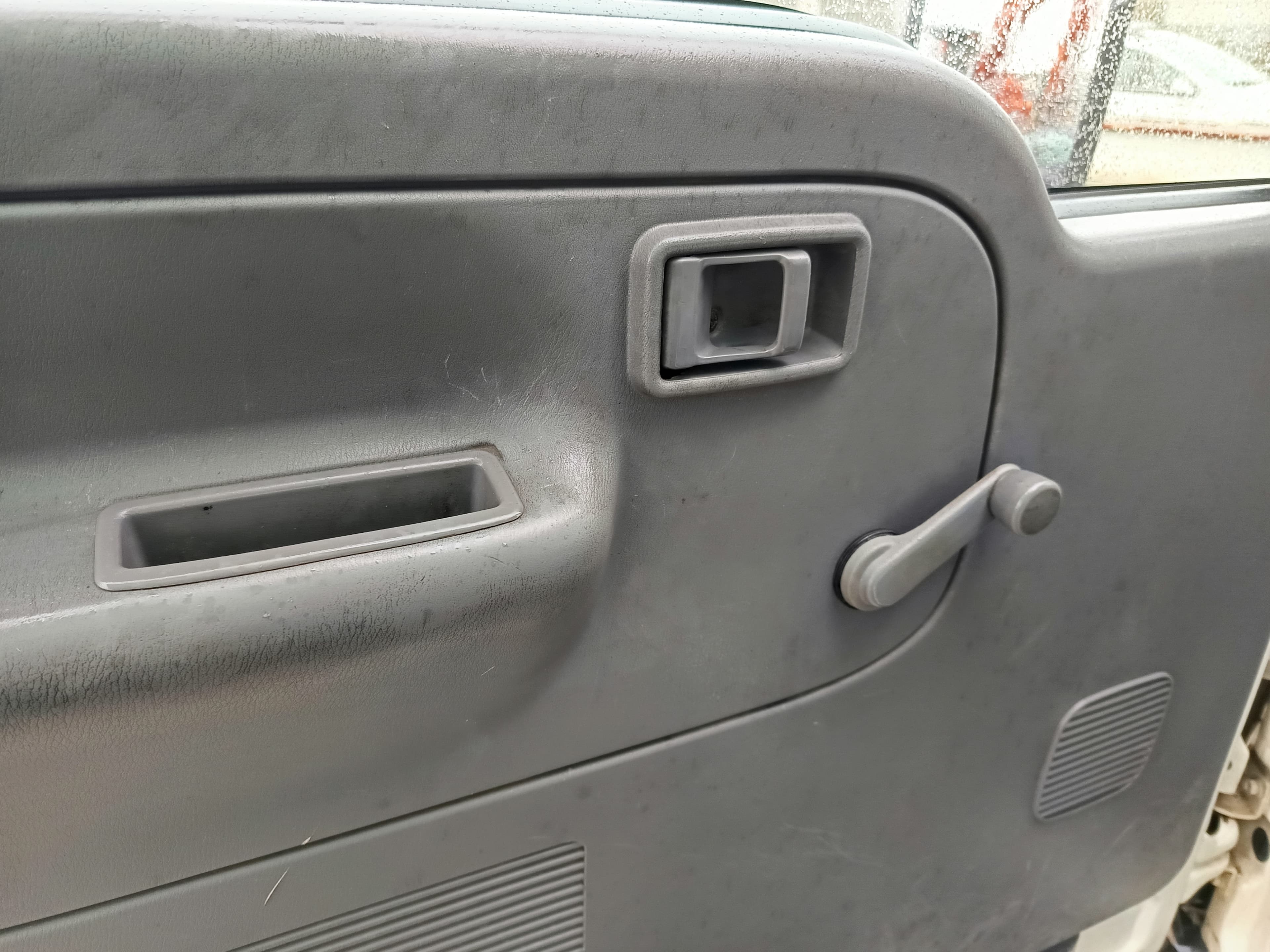 Nissan Cabstar 35.13 Com Grua · Ano 2004 — imagem 18