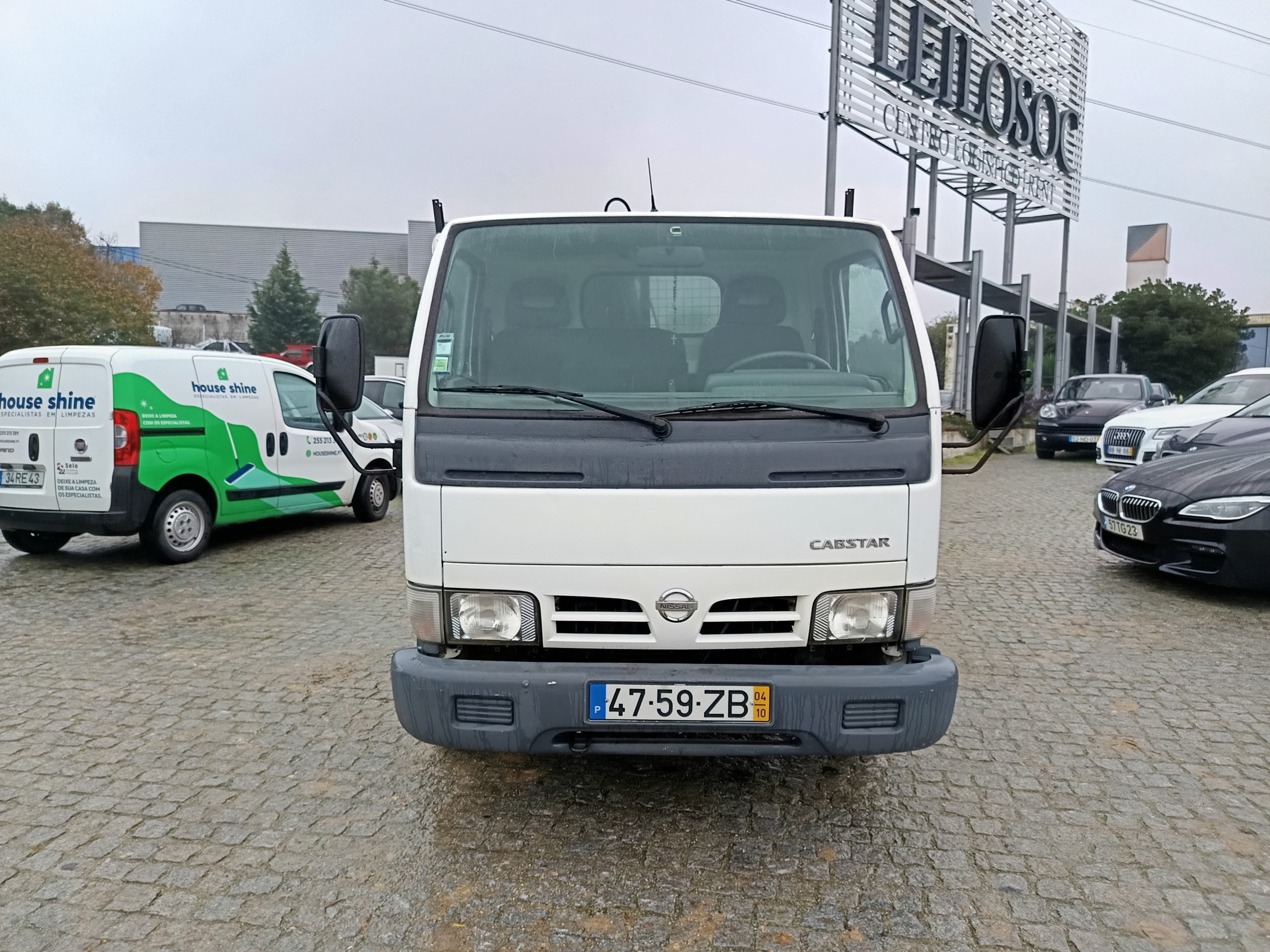 Nissan Cabstar 35.13 Com Grua · Ano 2004 — imagem 2