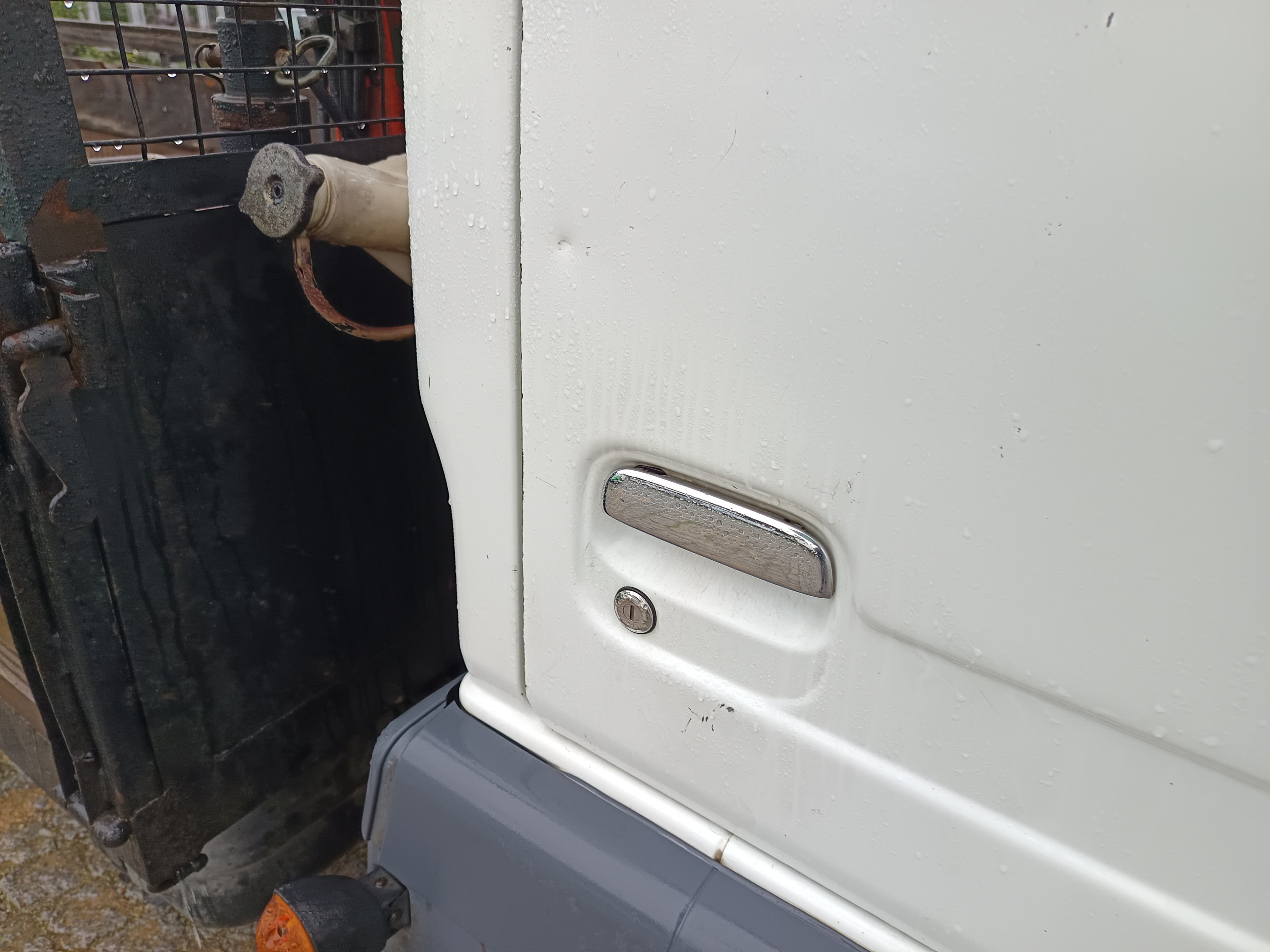 Nissan Cabstar 35.13 Com Grua · Ano 2004 — imagem 7