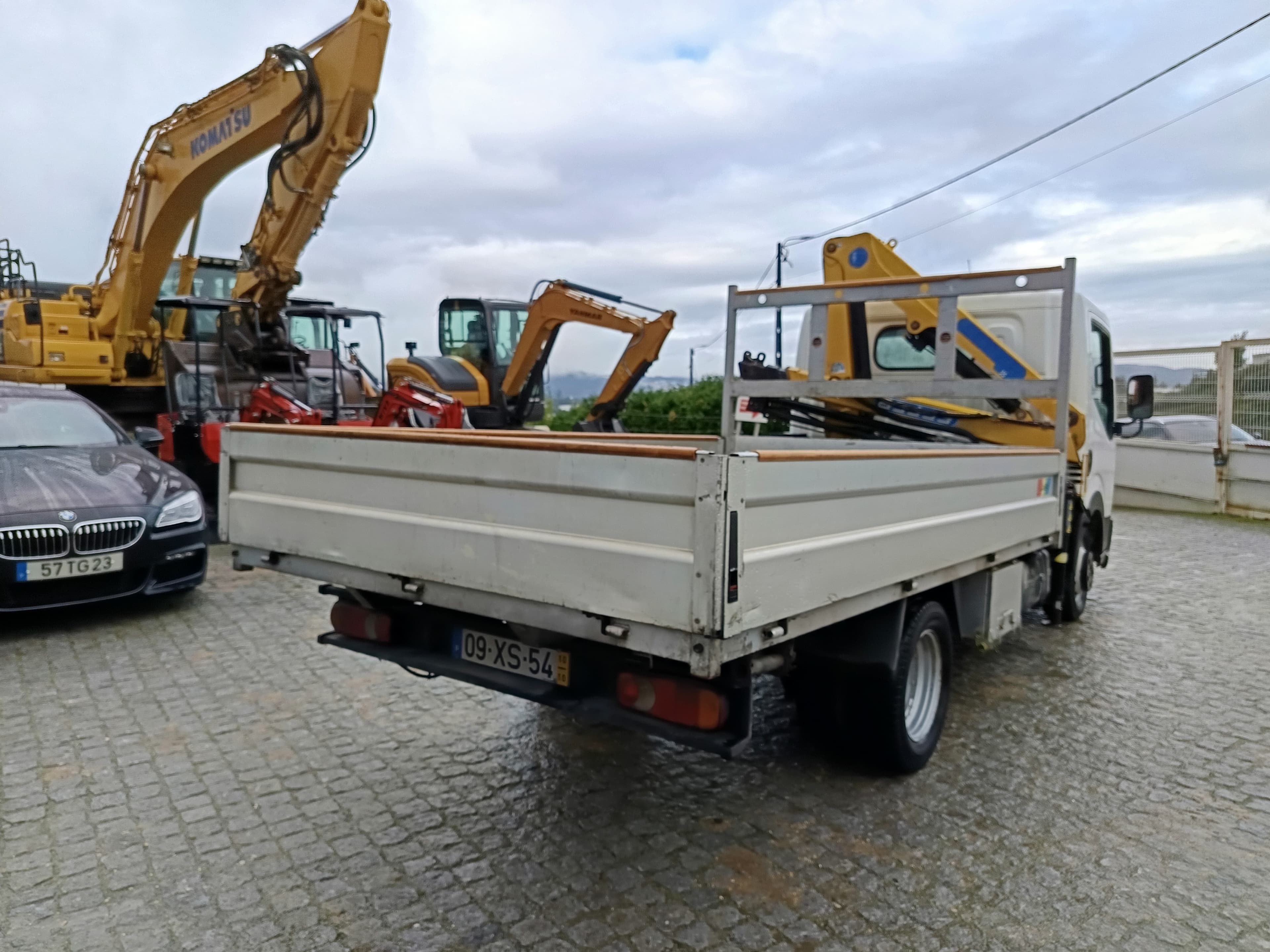 Nissan Cabstar 35.13 Com Grua · Ano 2010 — imagem 4
