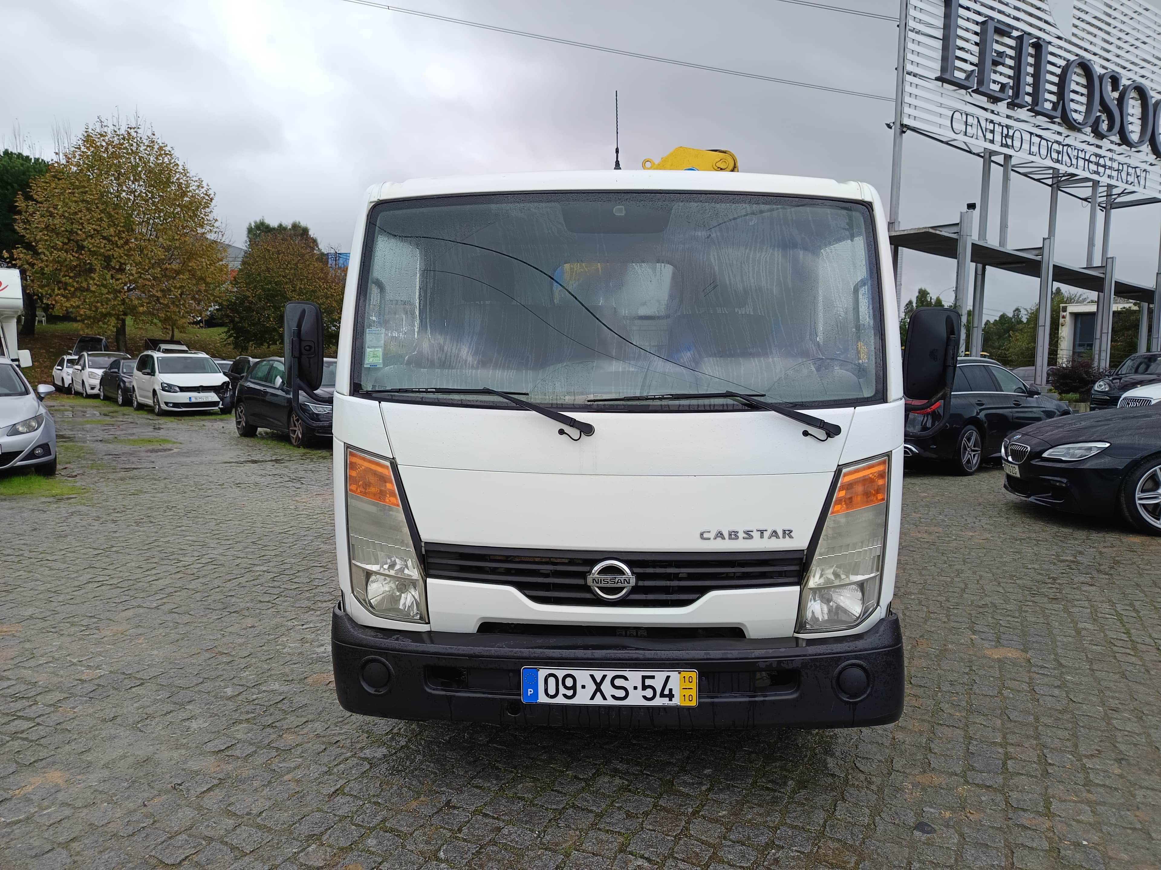 Nissan Cabstar 35.13 Com Grua · Ano 2010 — imagem 2