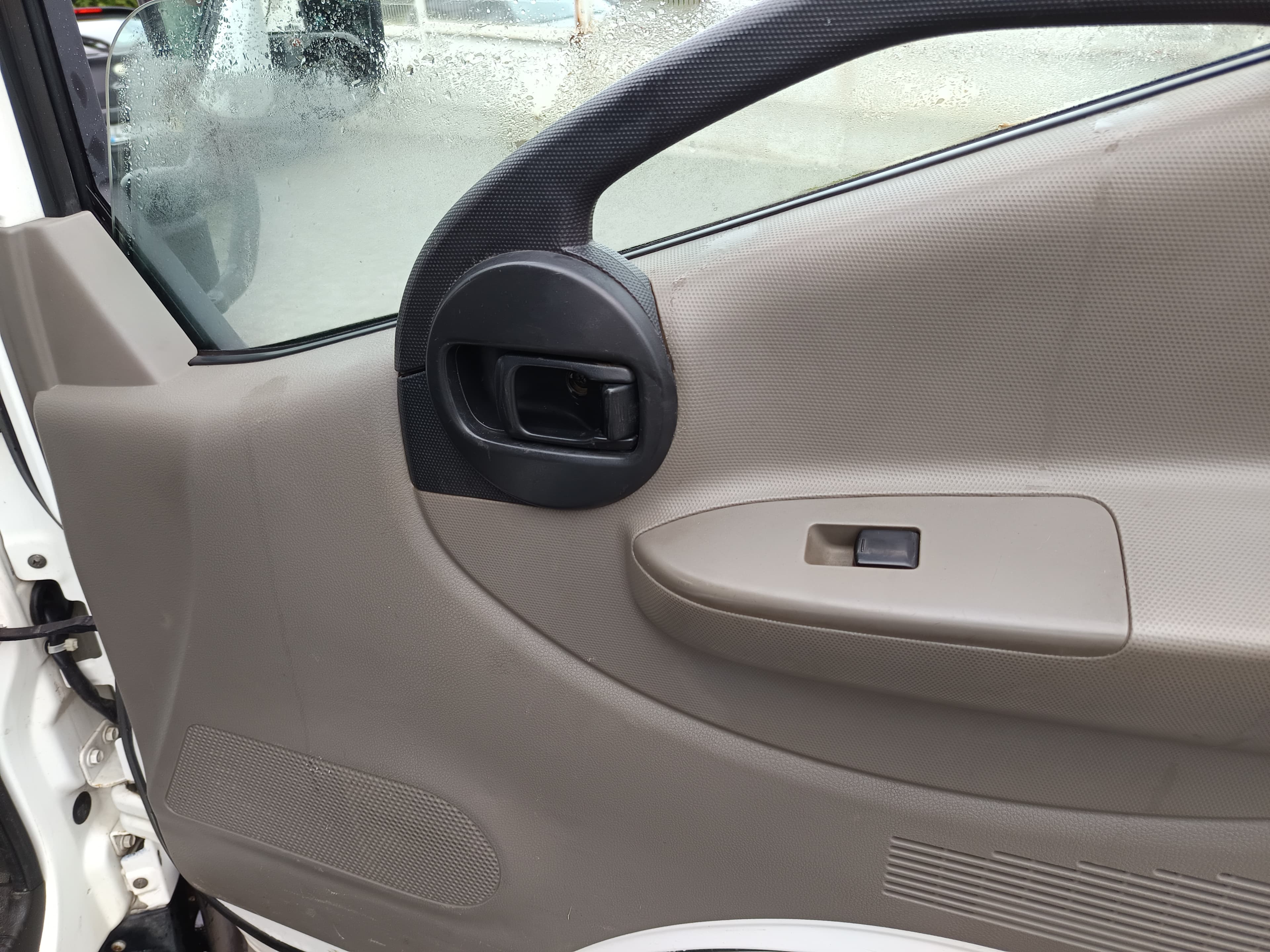 Nissan Cabstar 35.13 Com Grua · Ano 2010 — imagem 17