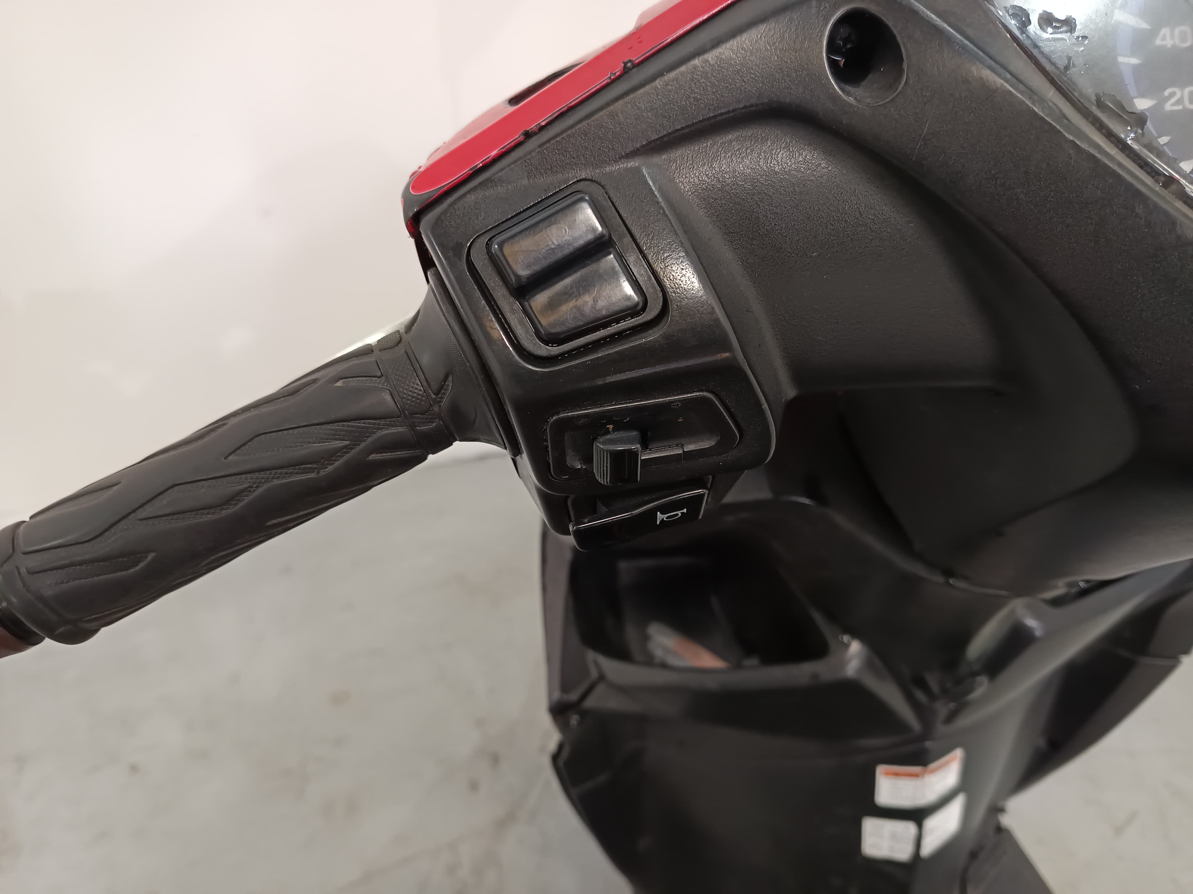 Suzuki UK 110 Adress · Ano 2015 — imagen 12