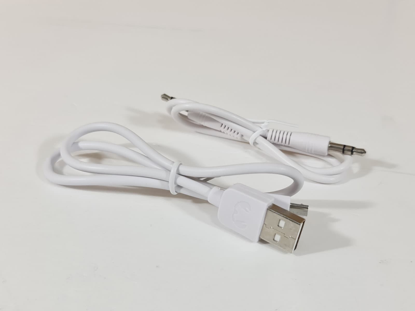 Conjunto Altavoz Bluetooth y Auriculares — imagen 5