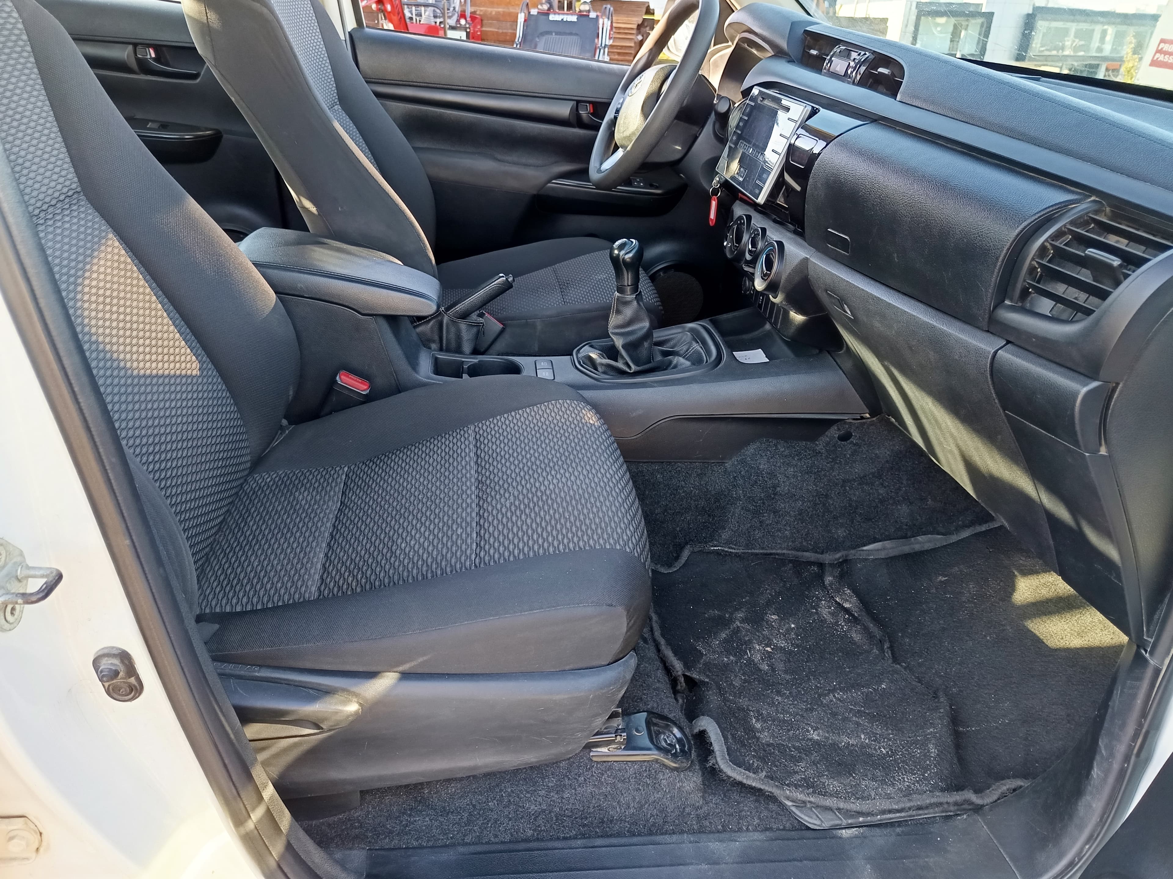 Toyota Hilux · Ano 2018 — imagen 23