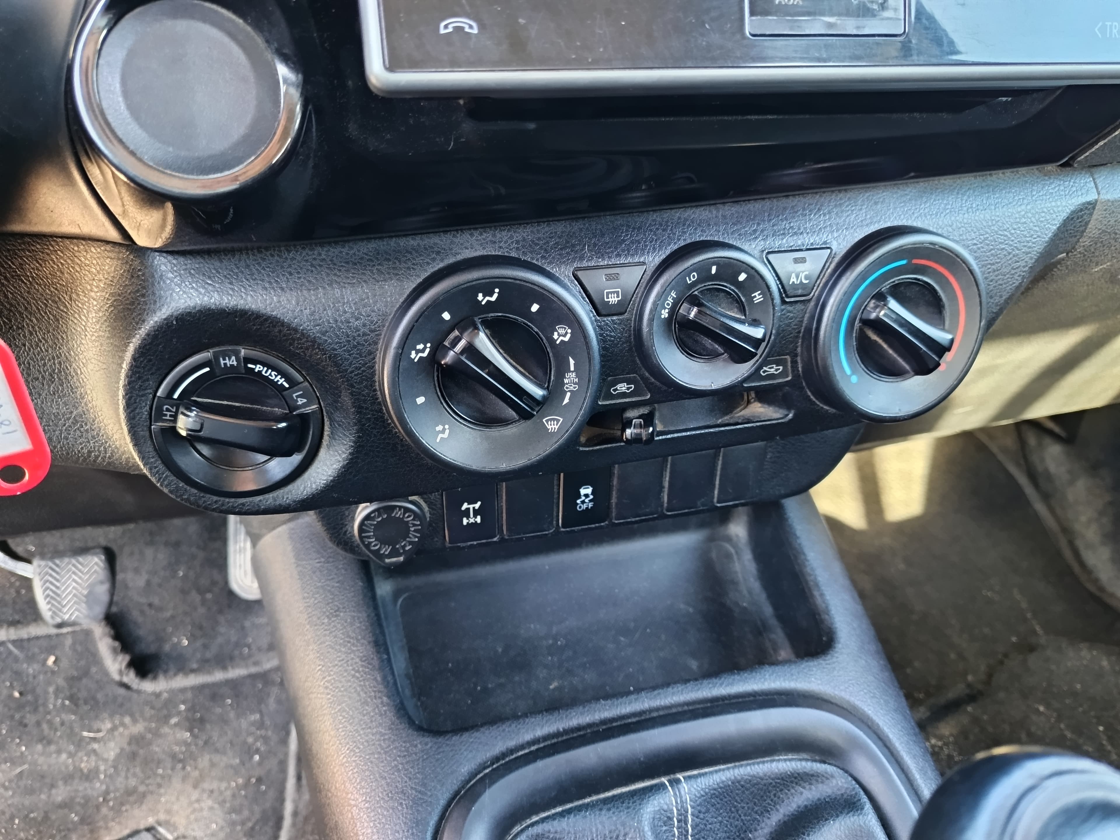 Toyota Hilux · Ano 2018 — imagen 35