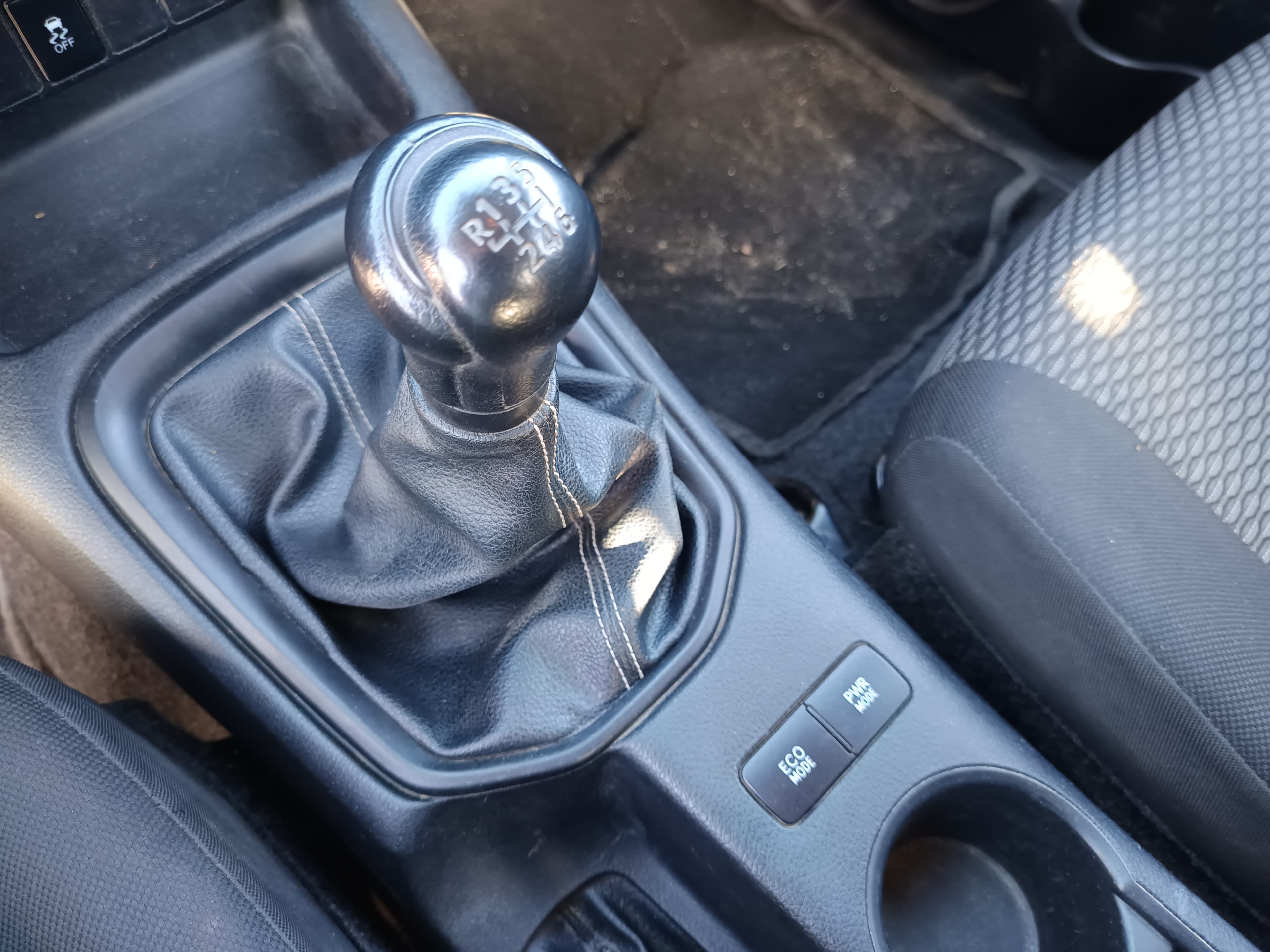 Toyota Hilux · Ano 2018 — imagen 36
