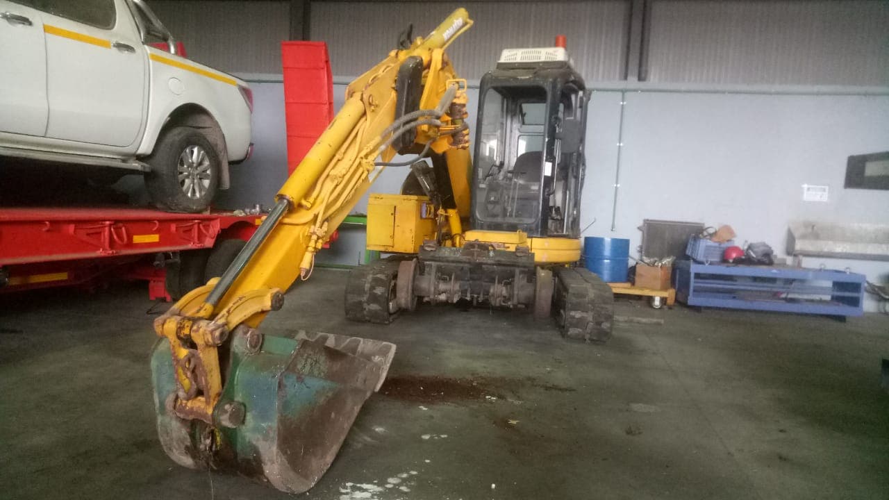 Mini Giratória KOMATSU/PC 50uu — imagem 3