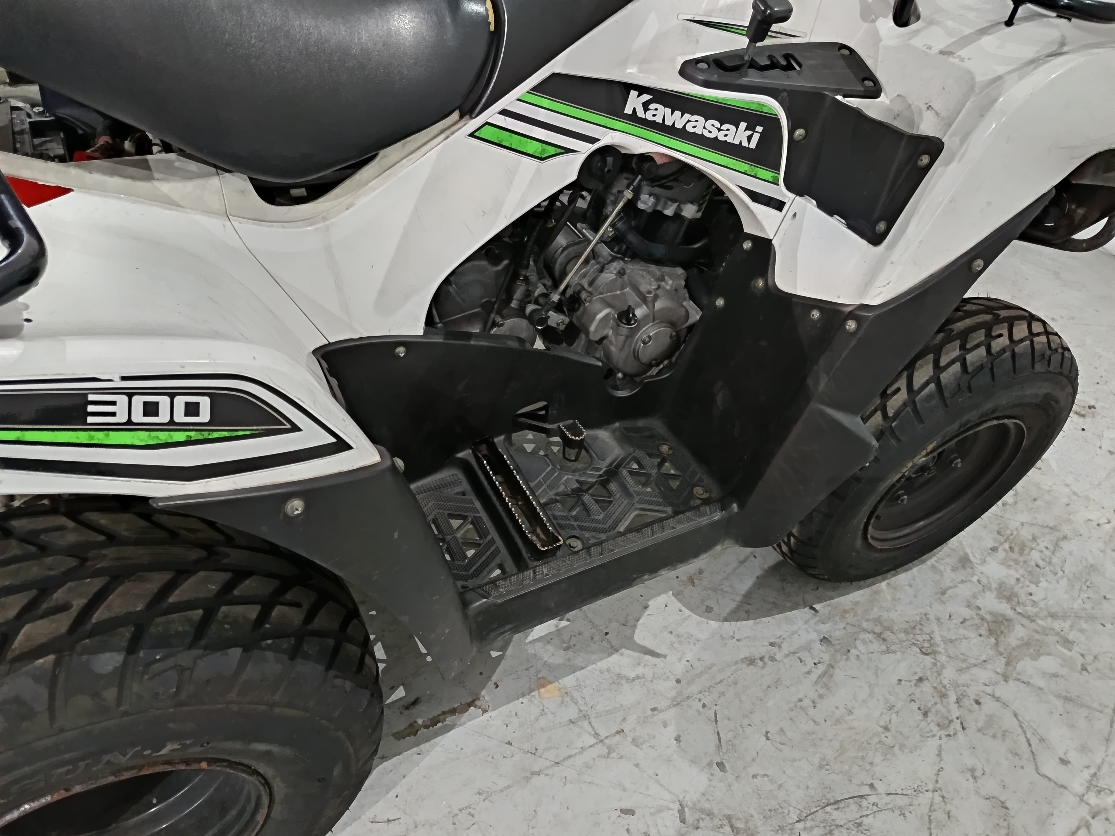 KAWASAKI  KVF300 · Ano 2015 — imagem 8