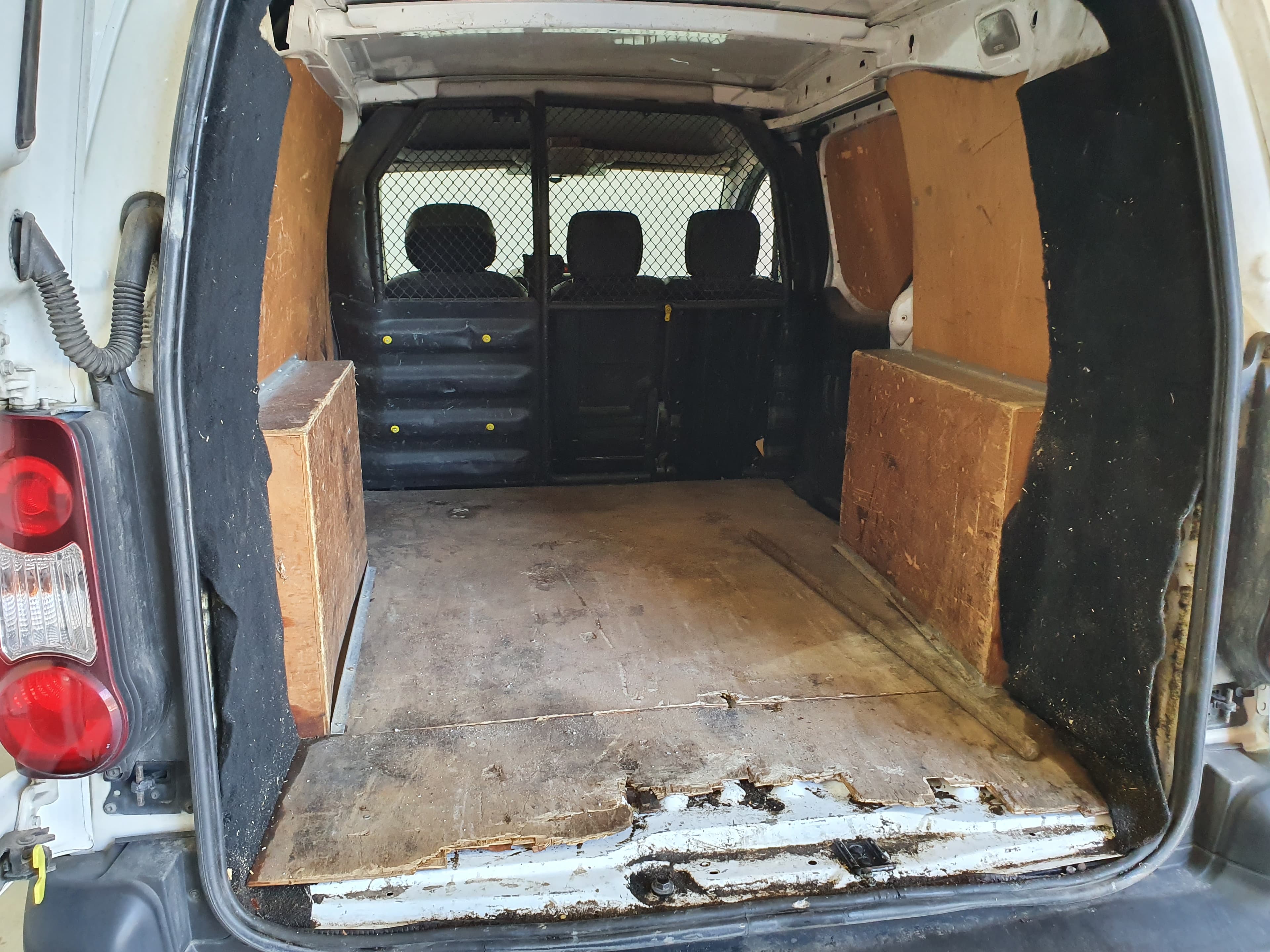 Citroën Berlingo 1.6 HDI · Ano 2011 — image 16