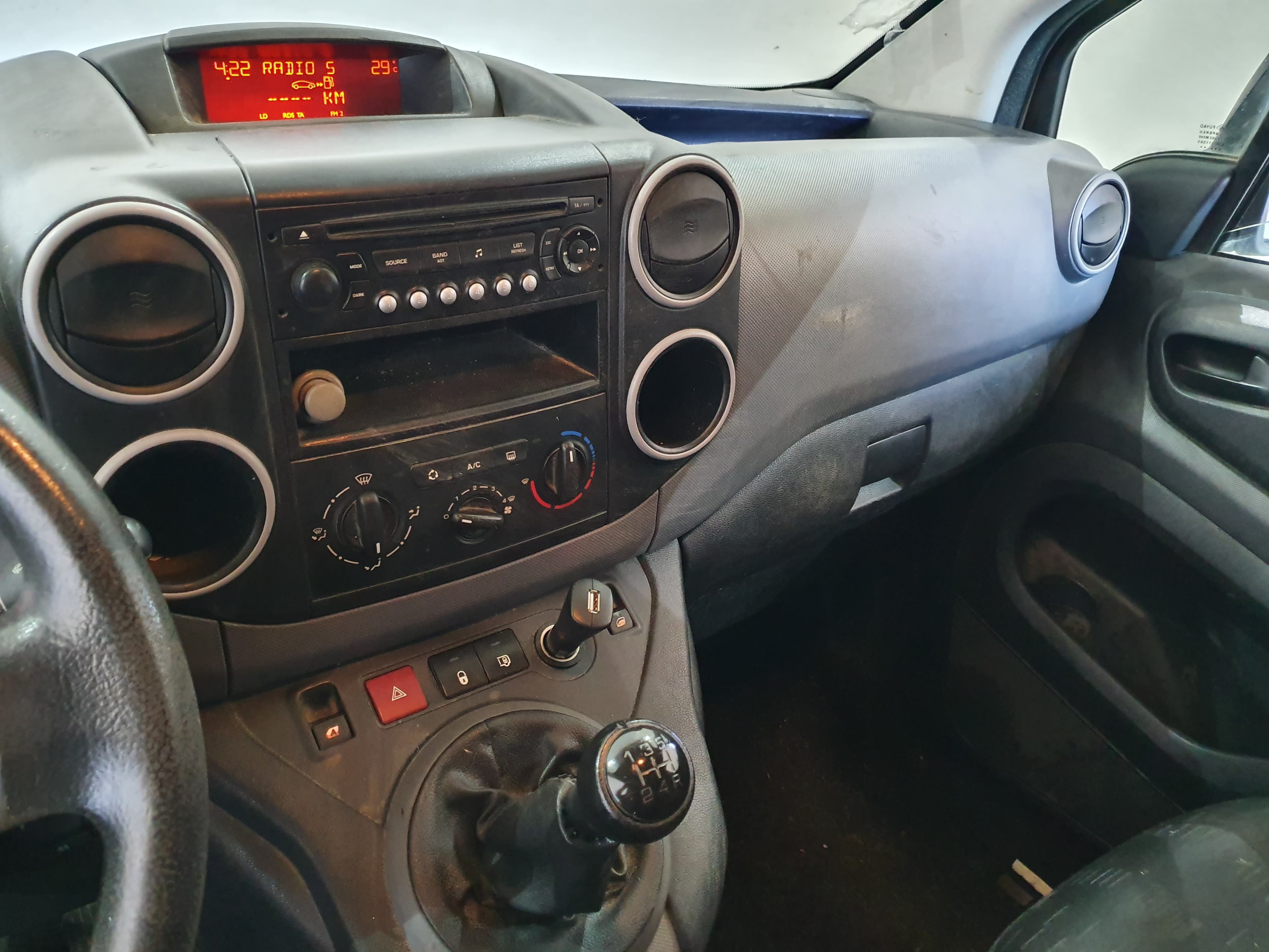 Citroën Berlingo 1.6 HDI · Ano 2011 — image 30