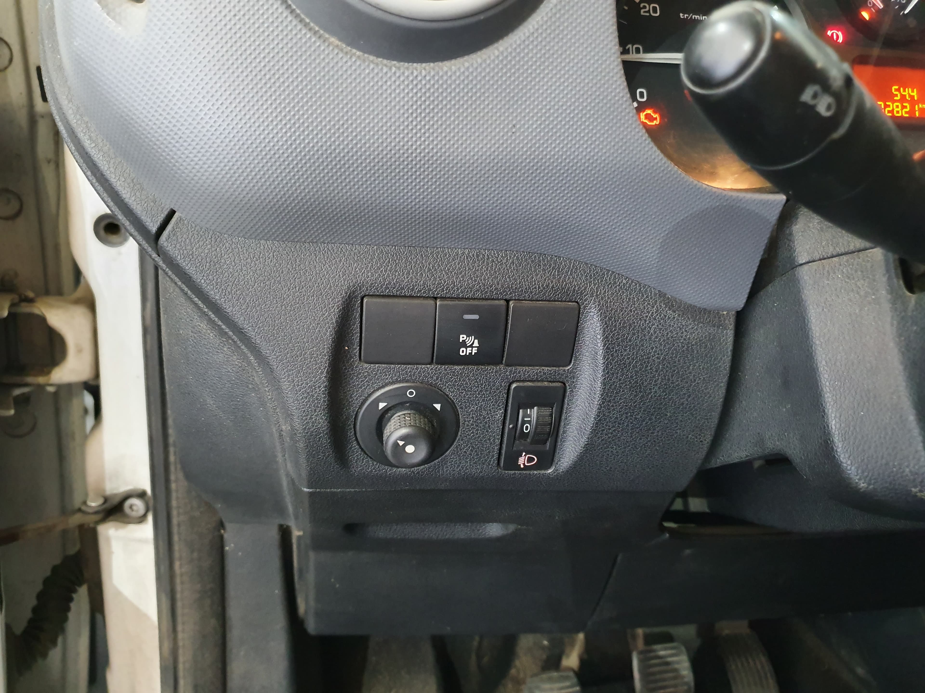 Citroën Berlingo 1.6 HDI · Ano 2011 — image 37