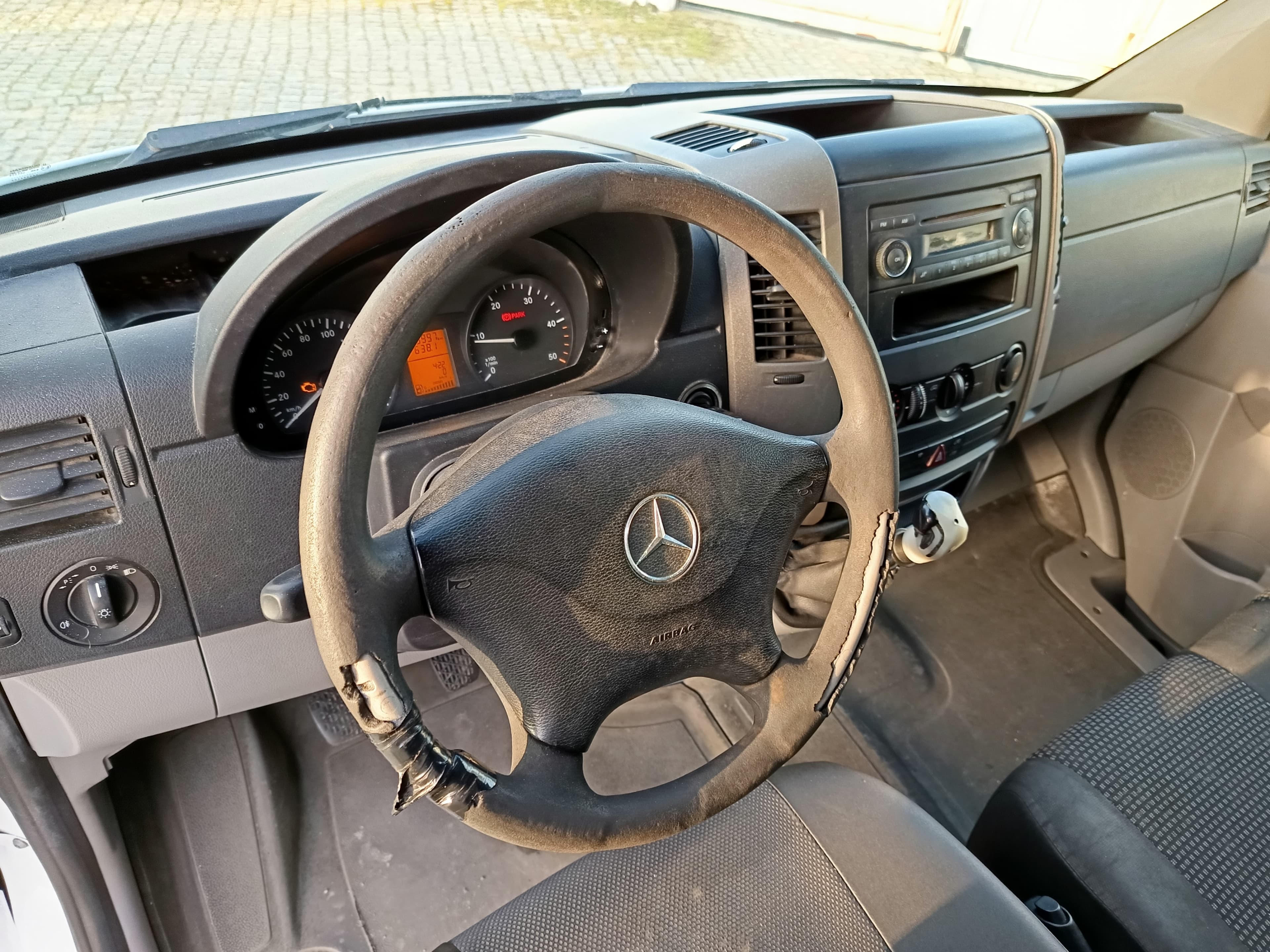 Mercedes-Benz Sprinter 209 CDI · Ano 2009 — imagem 31