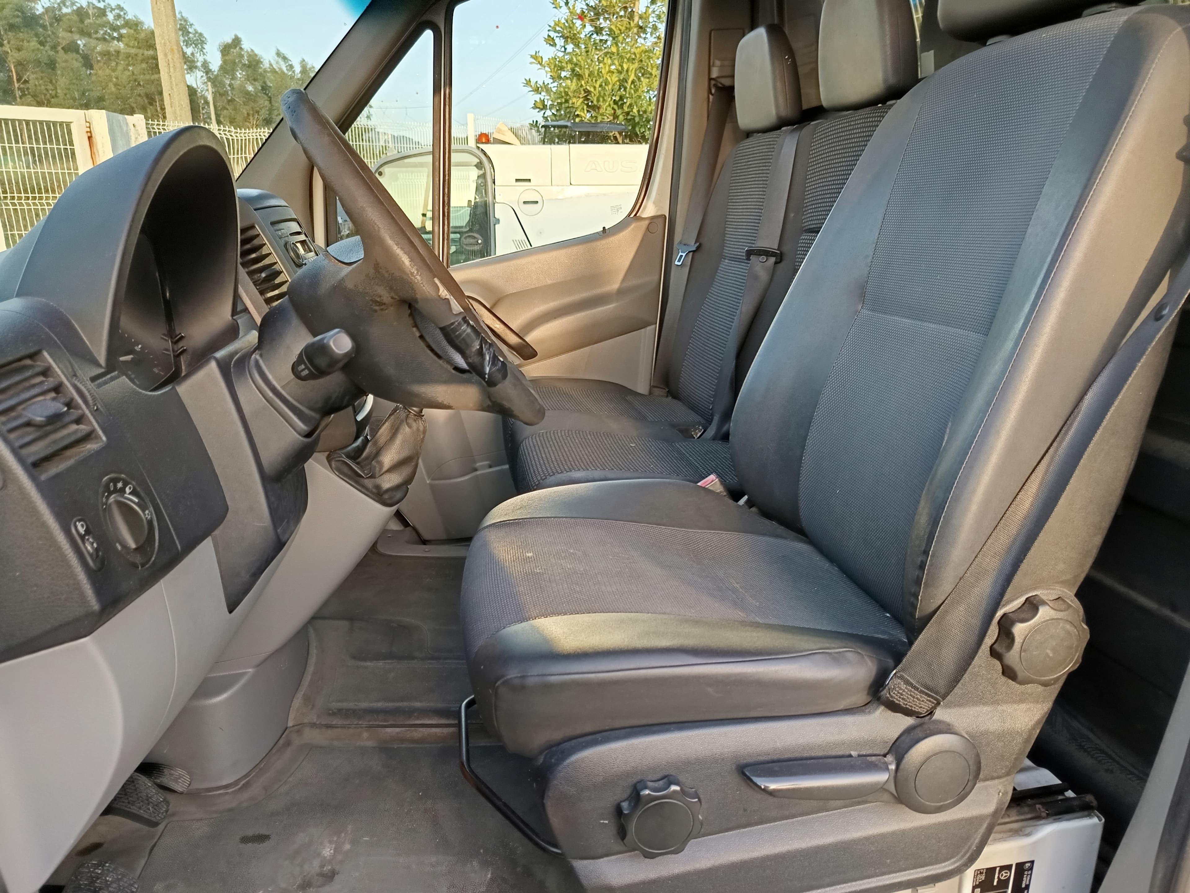 Mercedes-Benz Sprinter 209 CDI · Ano 2009 — imagem 28