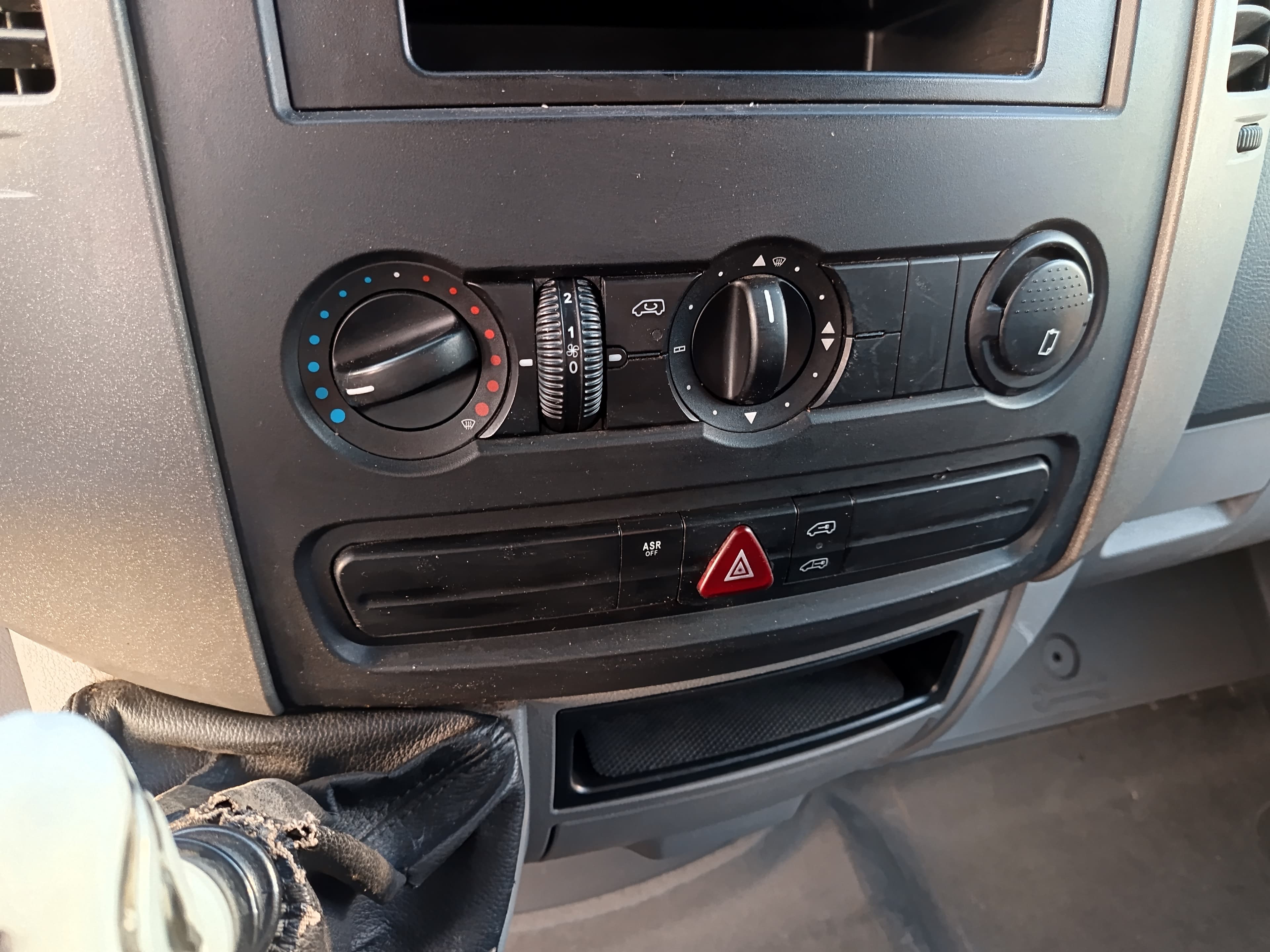Mercedes-Benz Sprinter 209 CDI · Ano 2009 — imagem 34