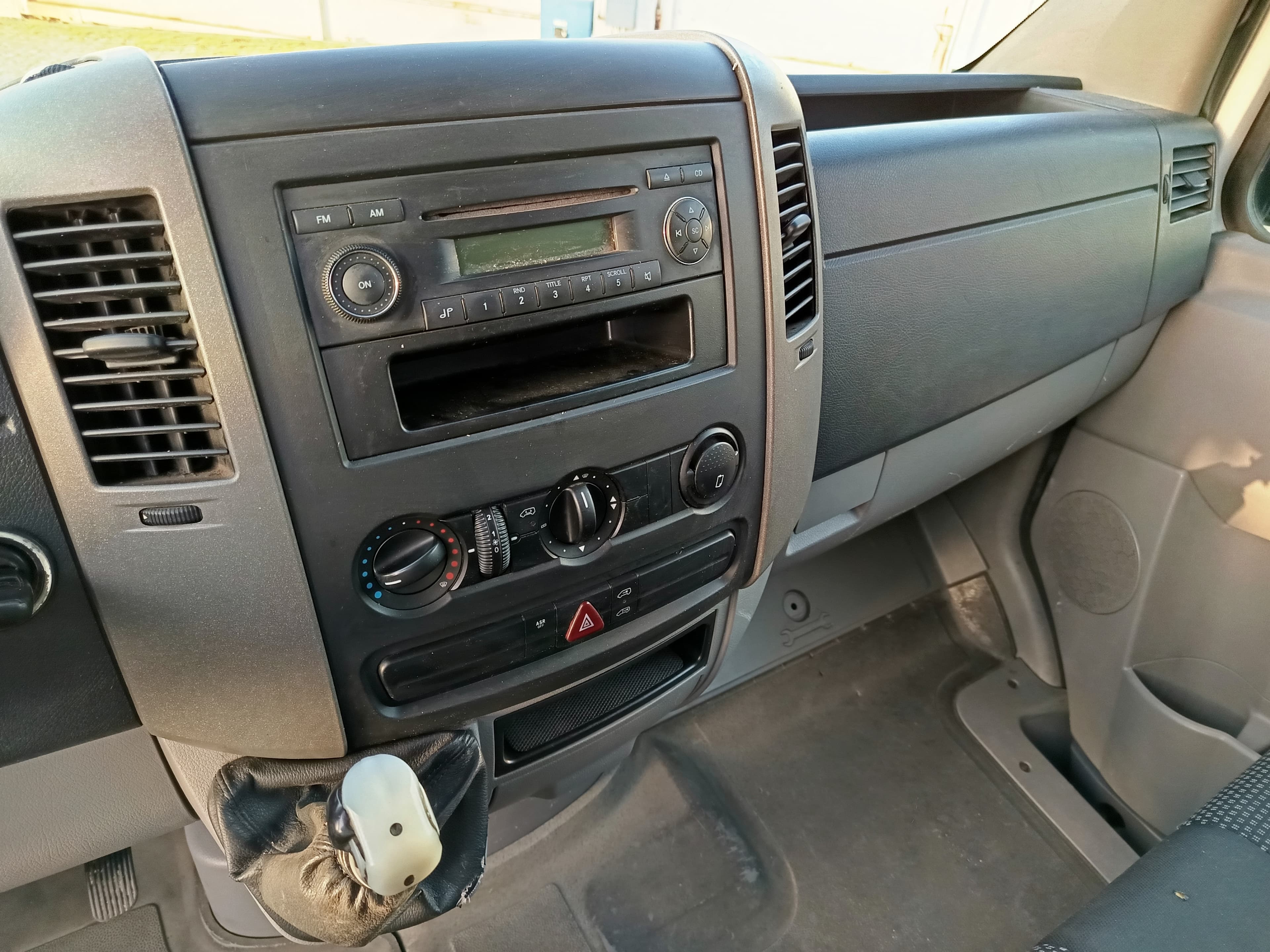 Mercedes-Benz Sprinter 209 CDI · Ano 2009 — imagem 32