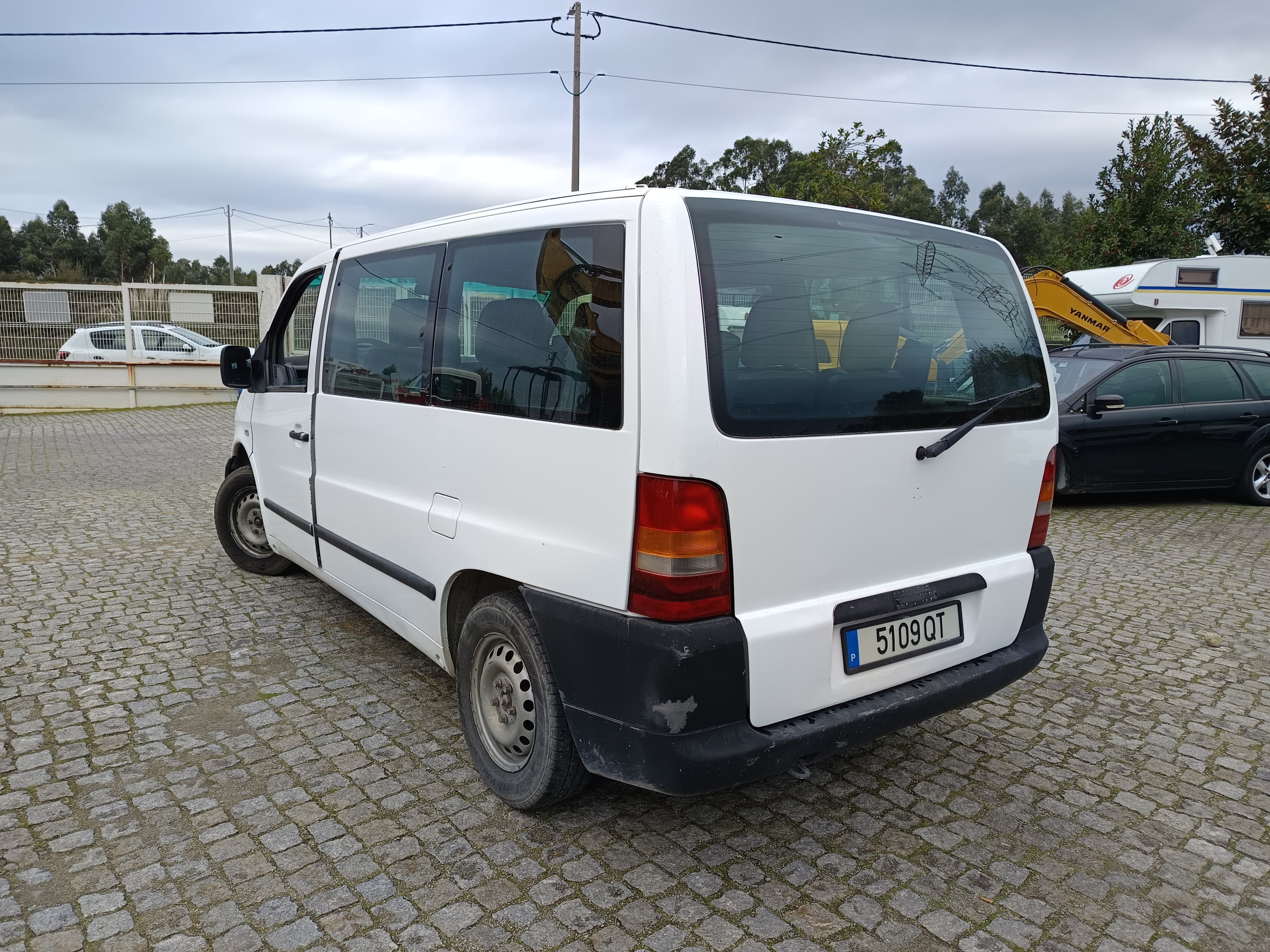 Mercedes-Benz 110 · Ano 2000 — imagem 6