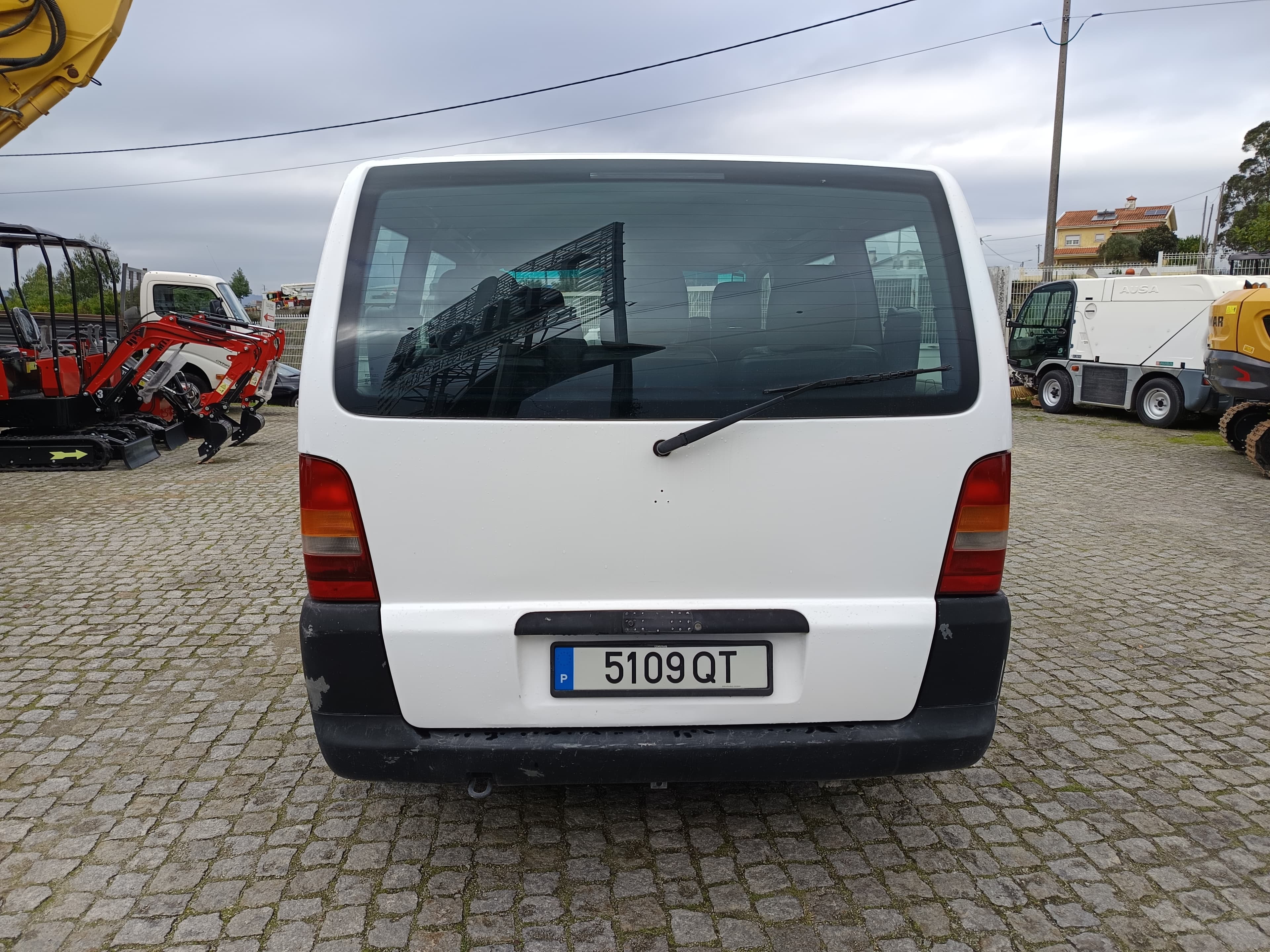 Mercedes-Benz 110 · Ano 2000 — imagem 5