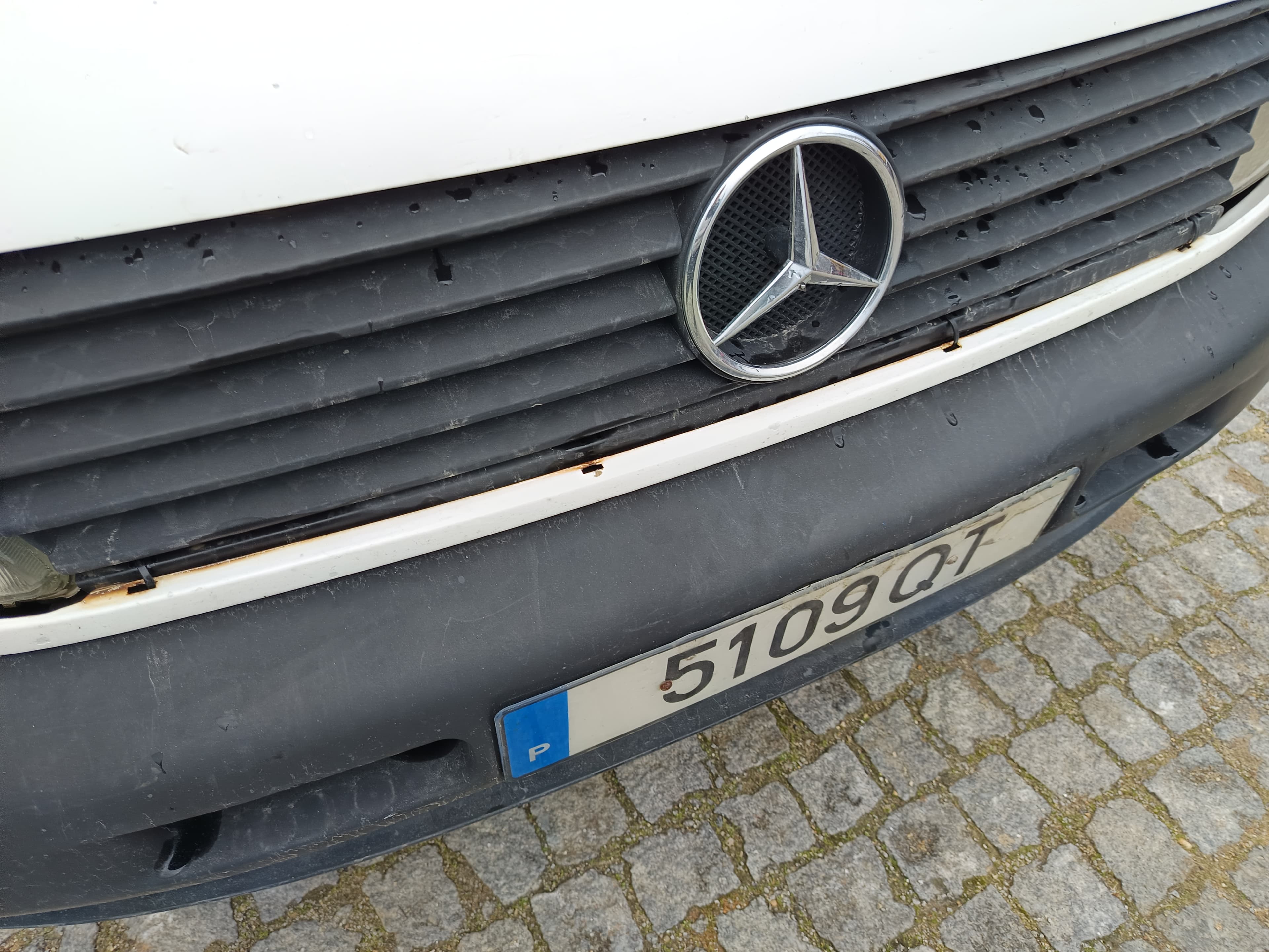 Mercedes-Benz 110 · Ano 2000 — imagem 18