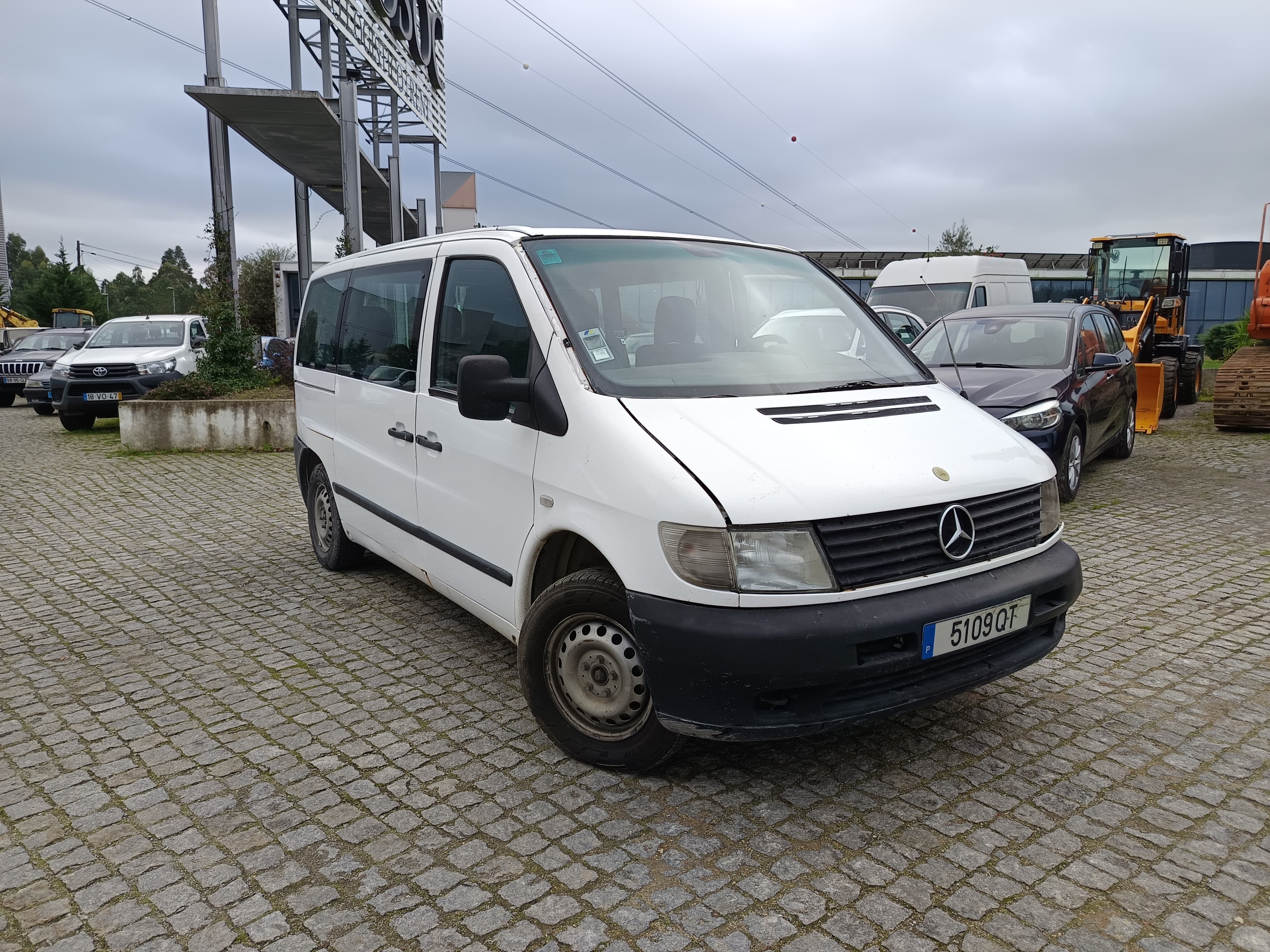 Mercedes-Benz 110 · Ano 2000 — imagem 3