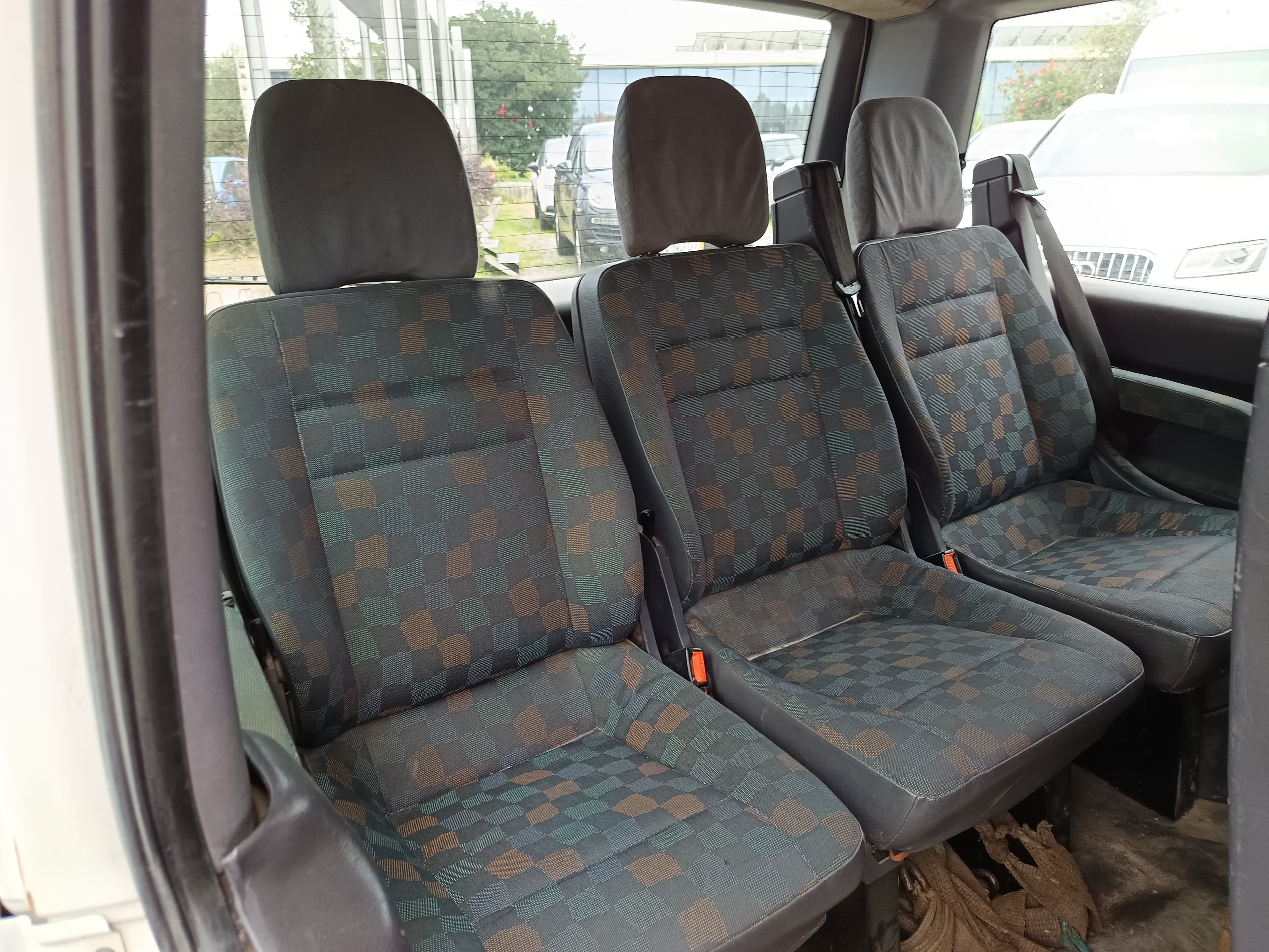 Mercedes-Benz 110 · Ano 2000 — imagem 21