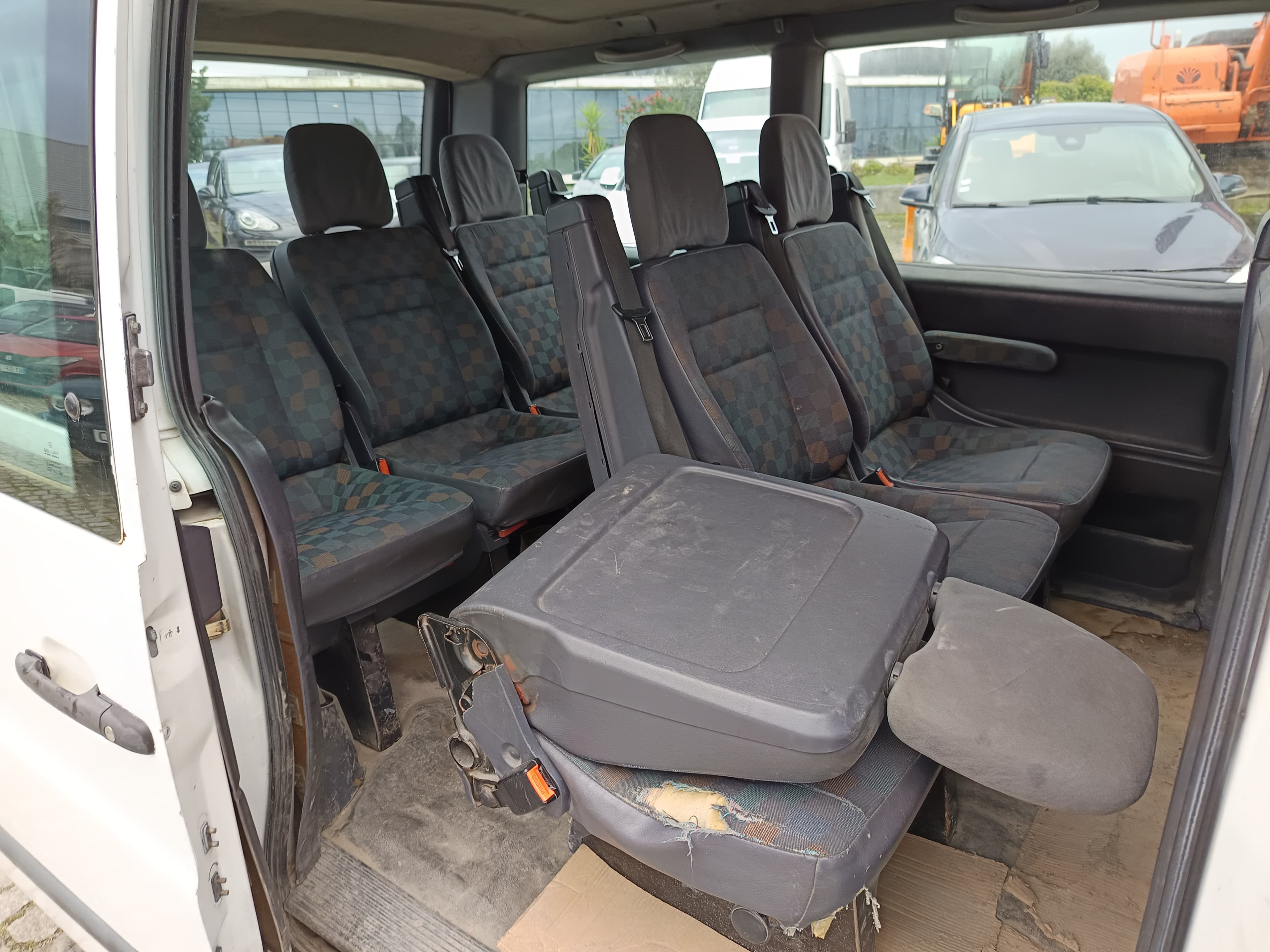 Mercedes-Benz 110 · Ano 2000 — imagem 20