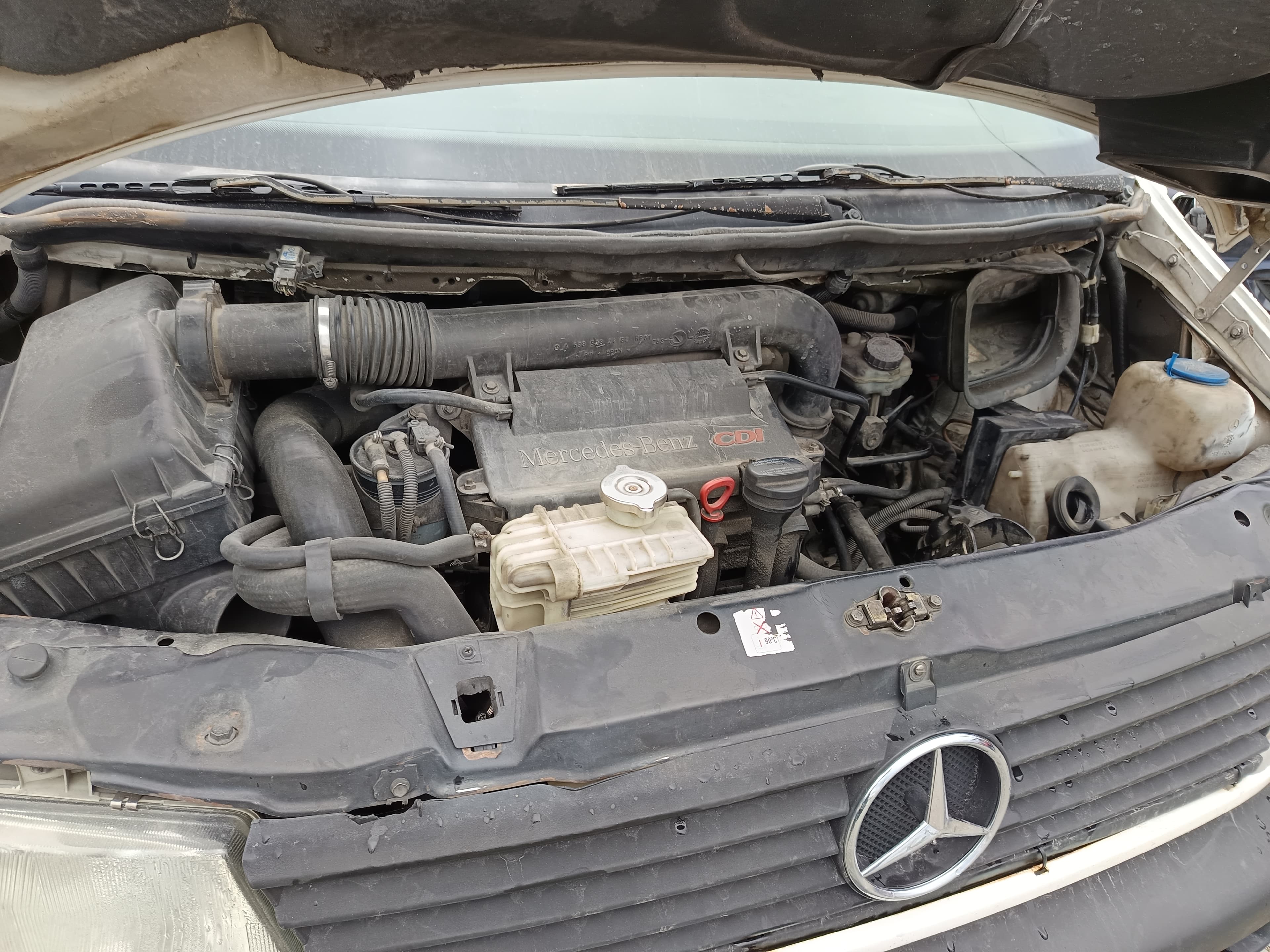 Mercedes-Benz 110 · Ano 2000 — imagem 15
