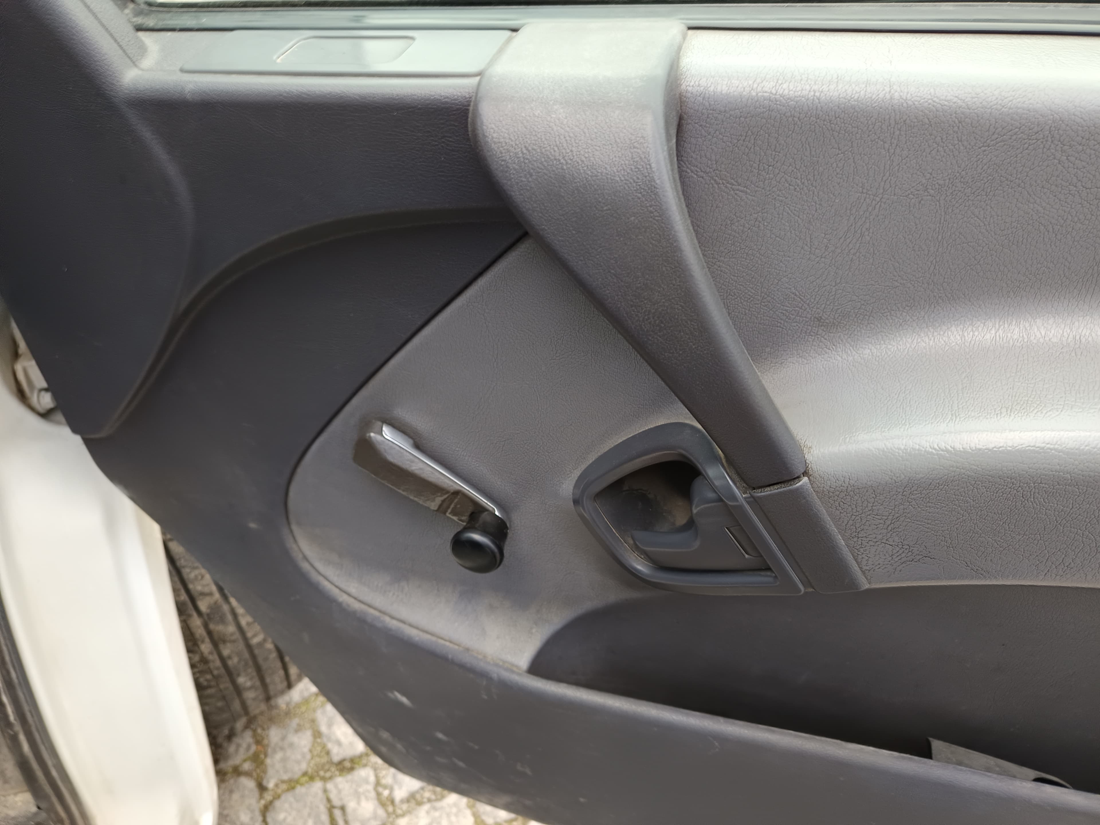 Mercedes-Benz 110 · Ano 2000 — imagem 24