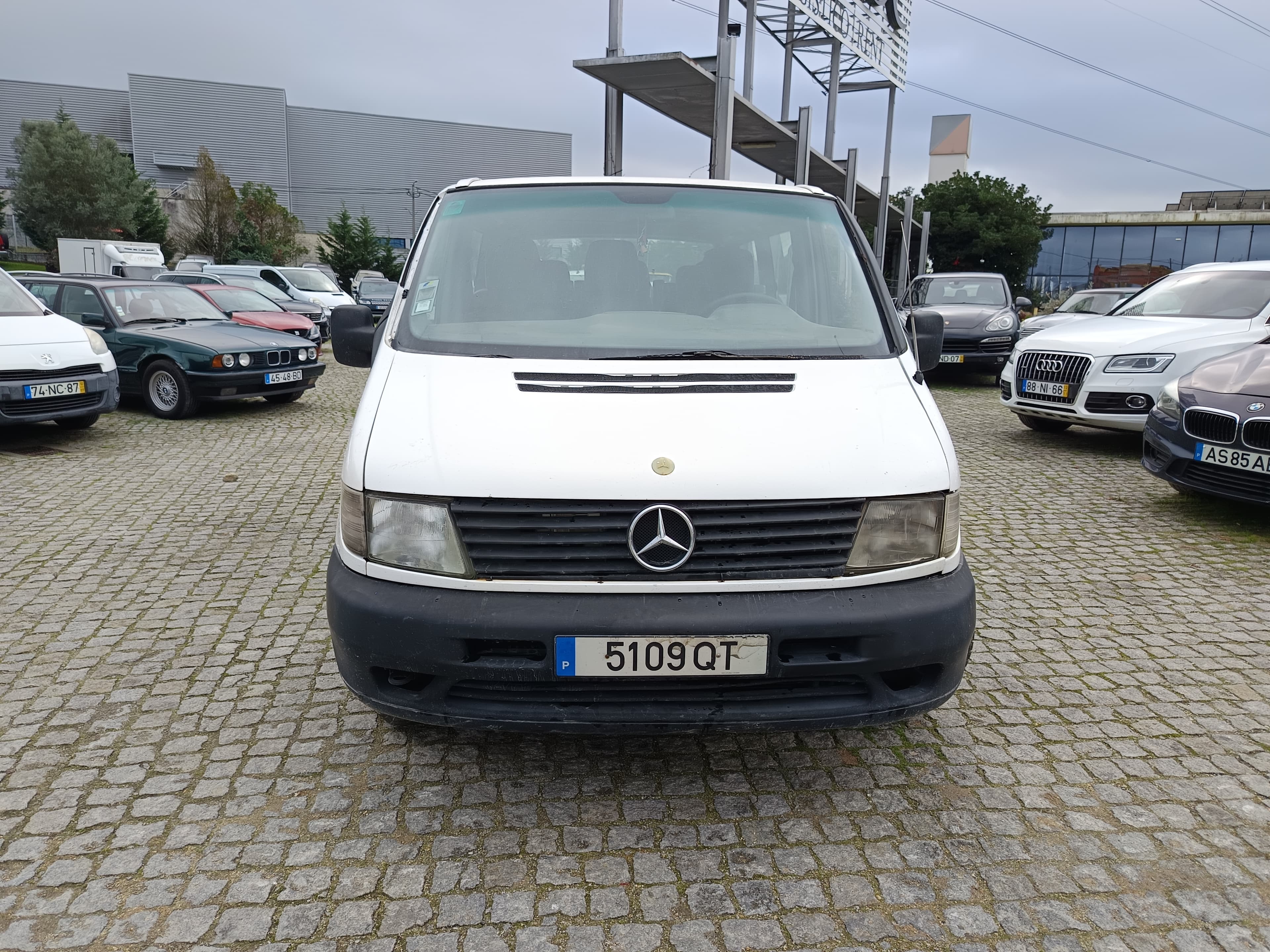 Mercedes-Benz 110 · Ano 2000 — imagem 2