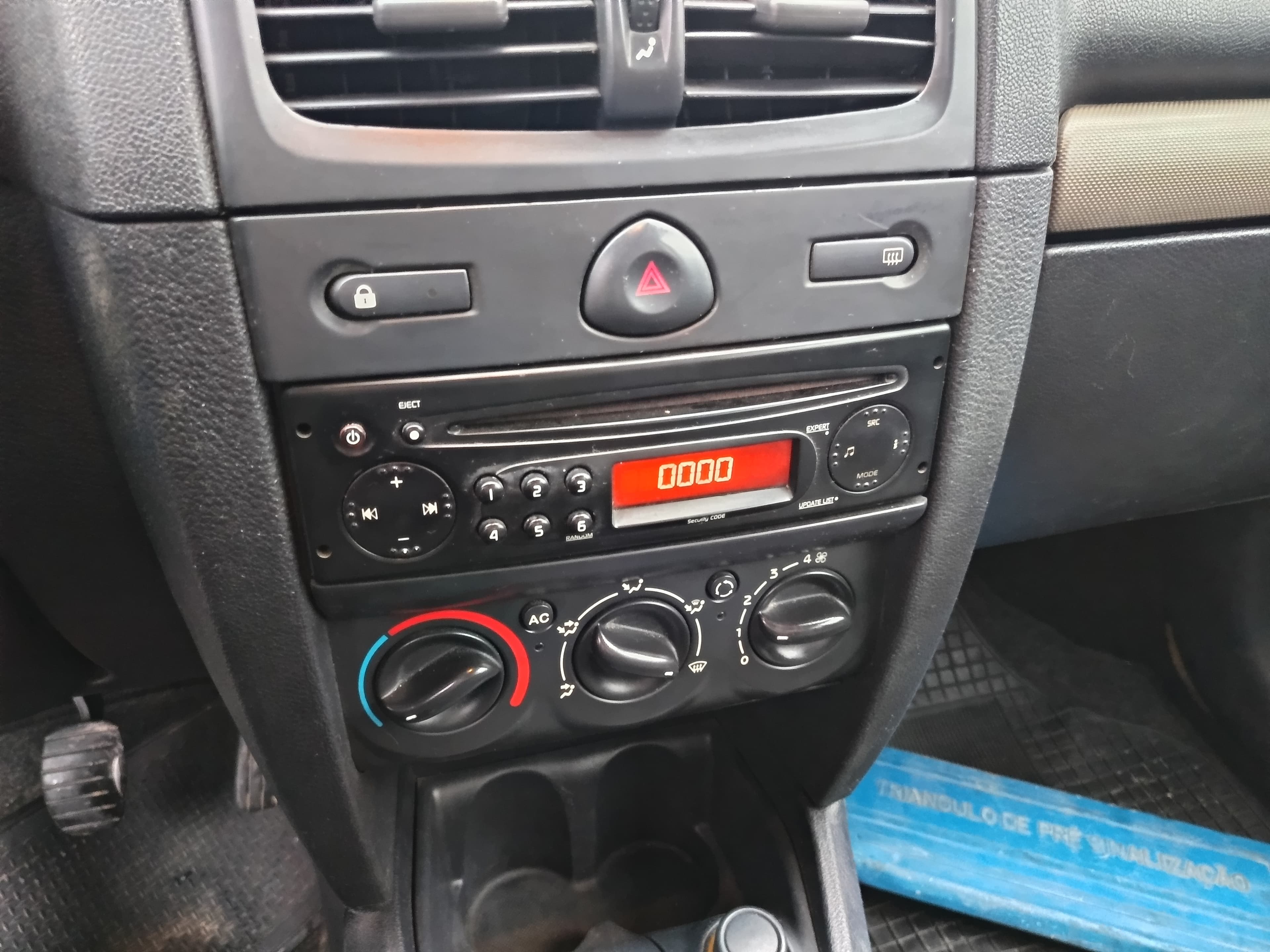 Renault Clio — imagem 28