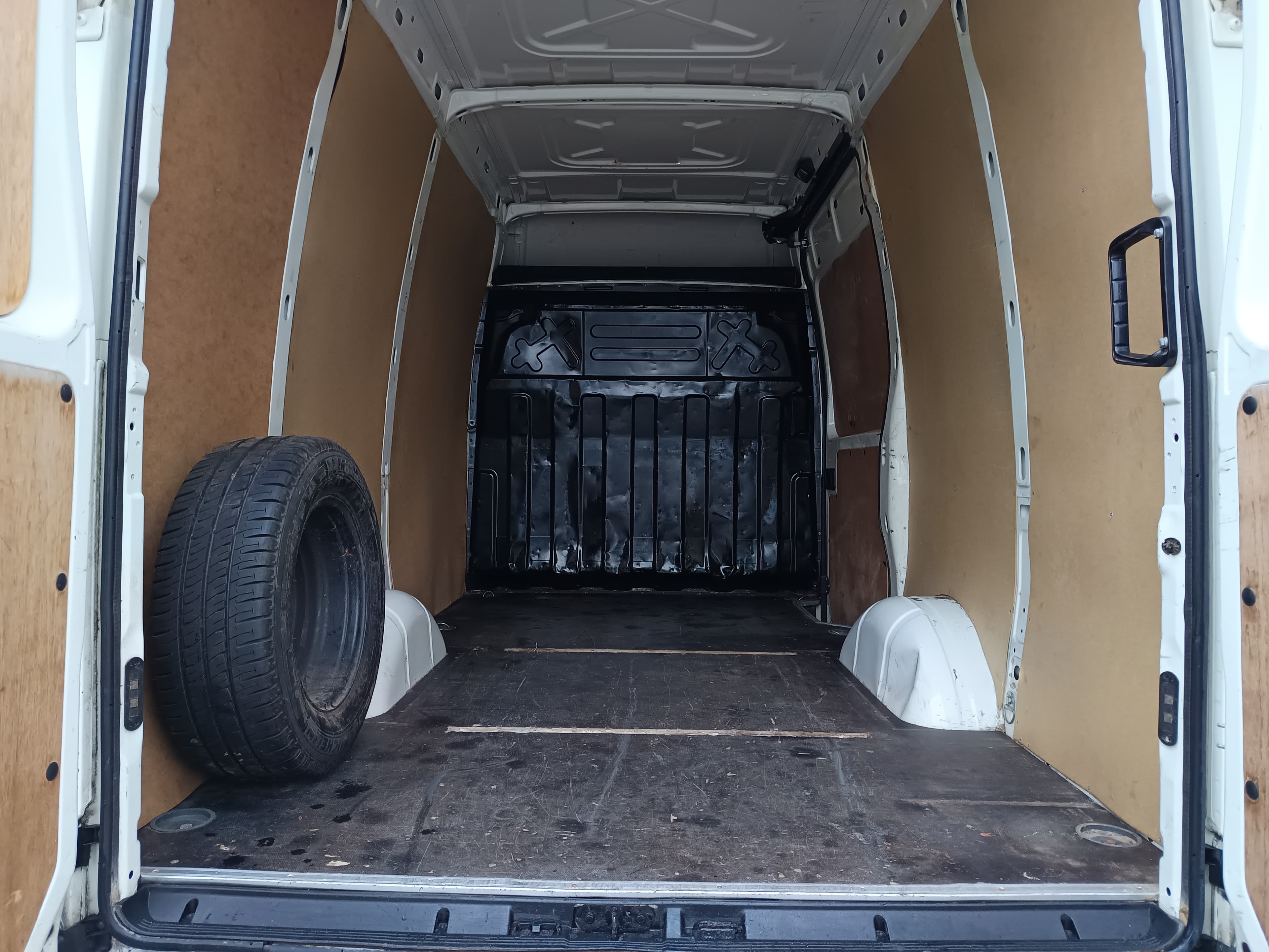 Iveco Daily · Ano 2014 — imagem 17