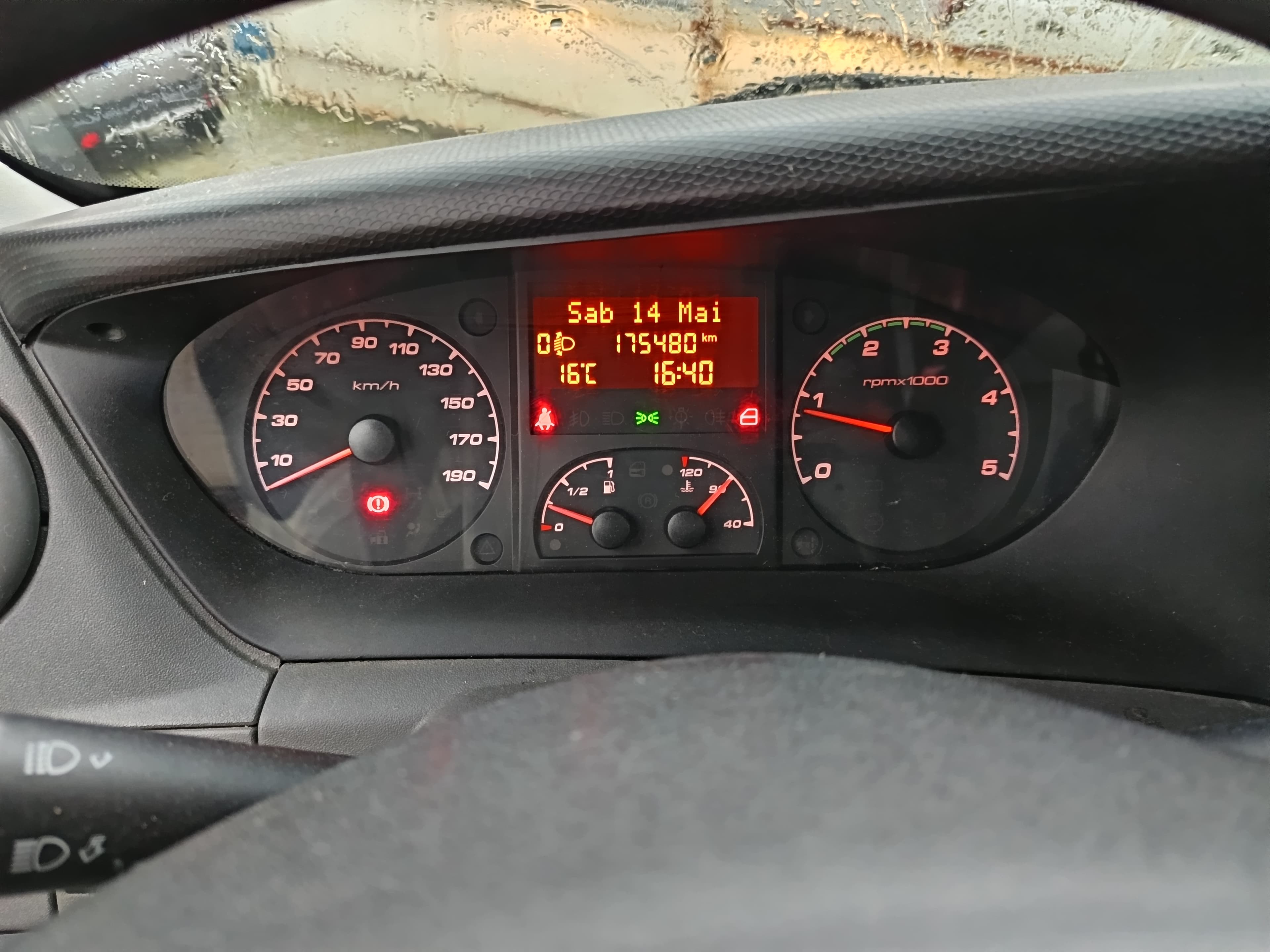 Iveco Daily · Ano 2014 — imagem 28
