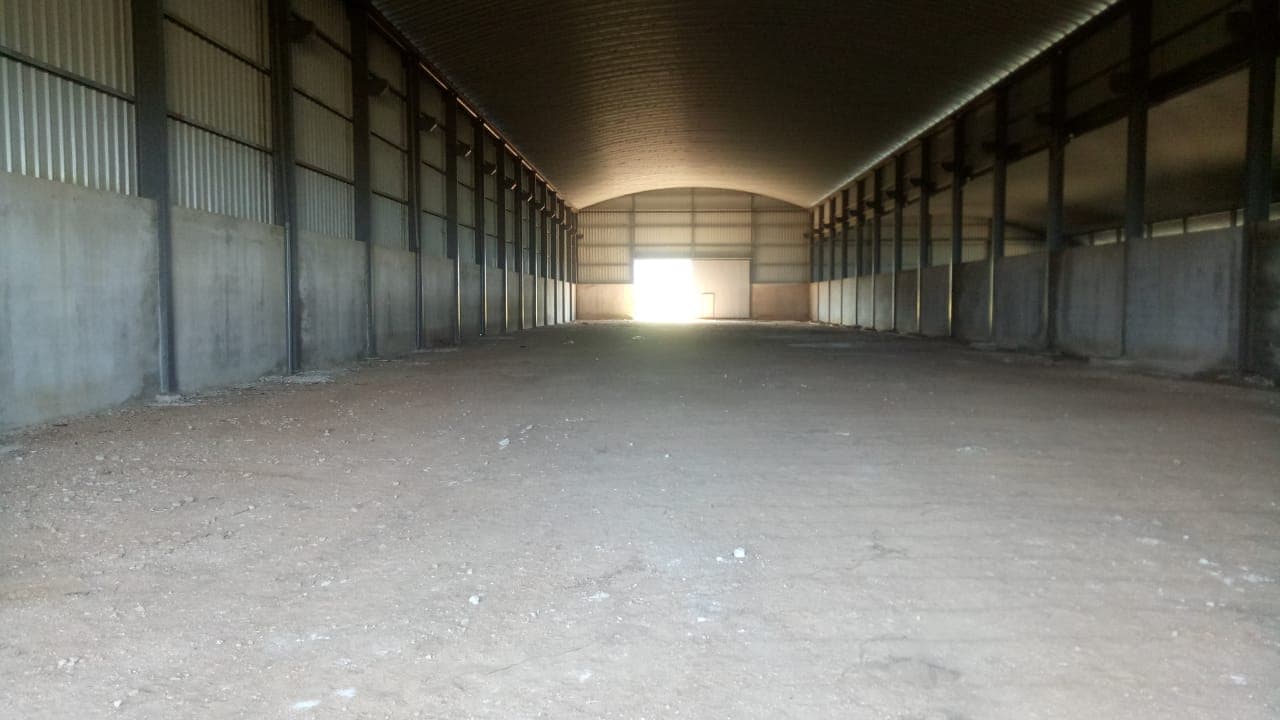 Armazéns em terreno de 5000m² — imagen 6