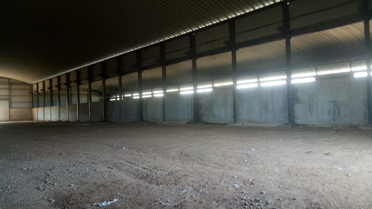Armazéns em terreno de 5000m² — imagen 7