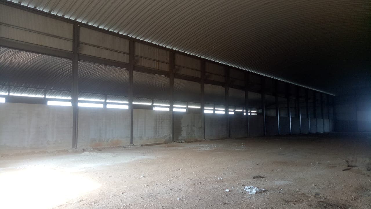 Armazéns em terreno de 5000m² — imagen 10