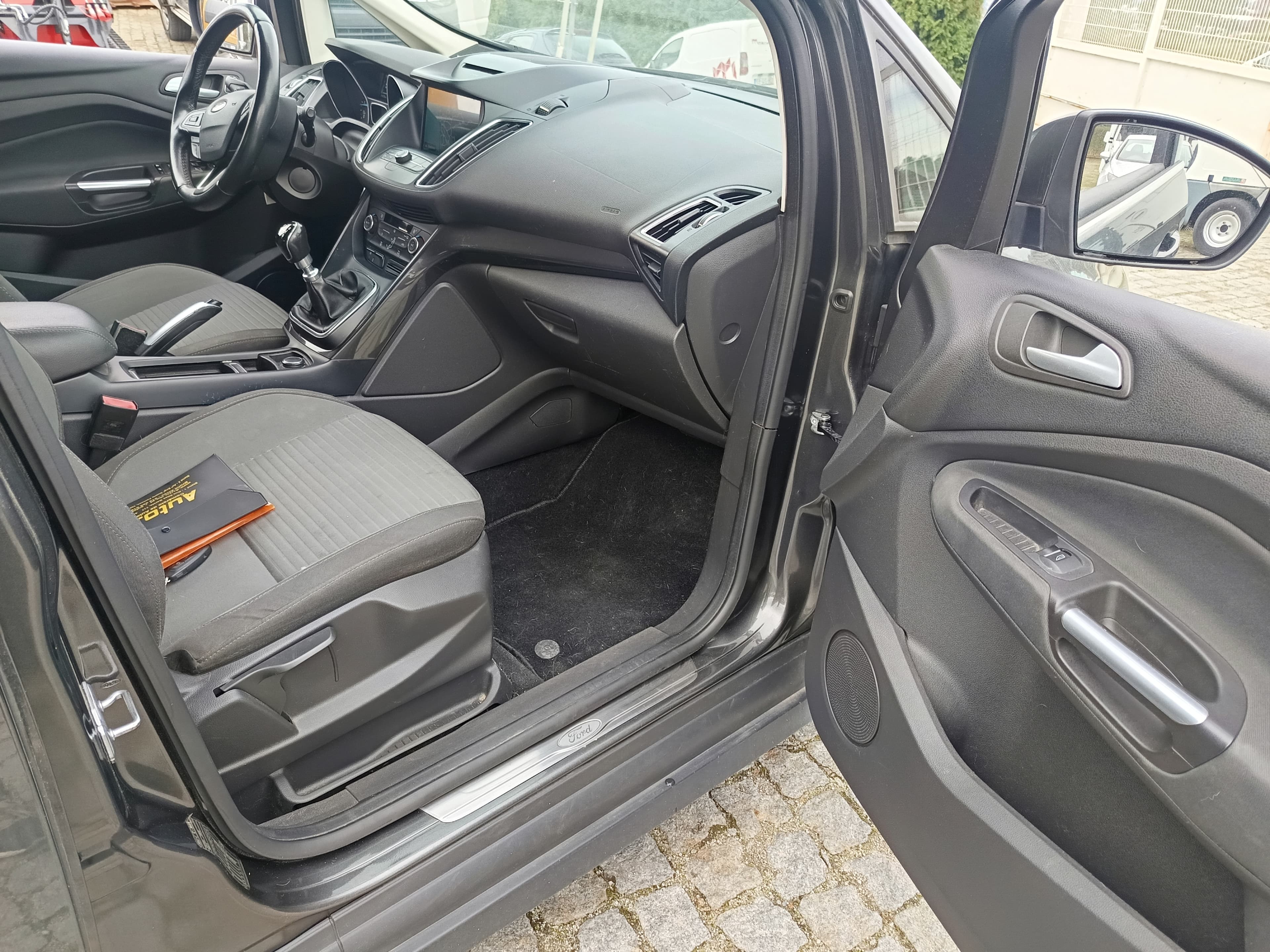 Ford Grand C-Max · Ano 2017 — imagem 19
