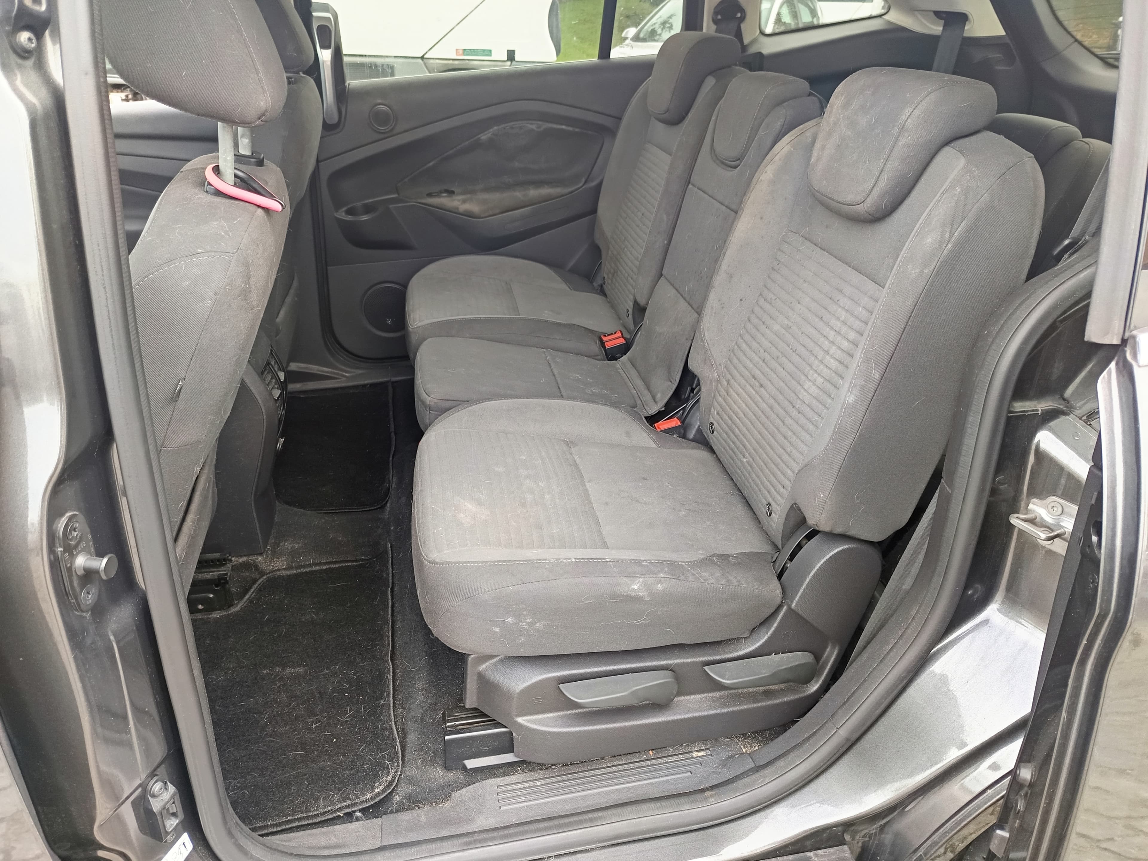 Ford Grand C-Max · Ano 2017 — imagem 23