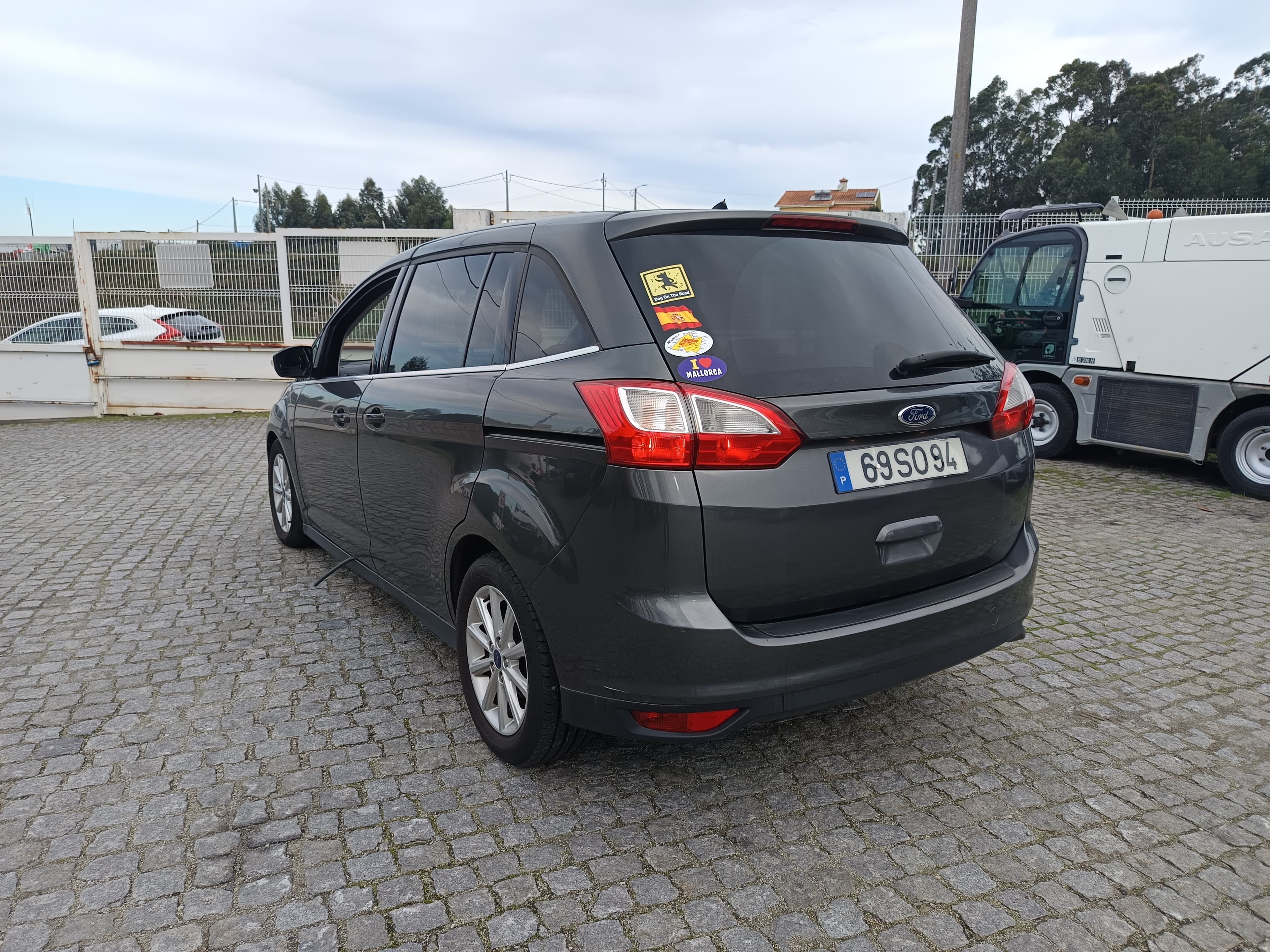 Ford Grand C-Max · Ano 2017 — imagem 6
