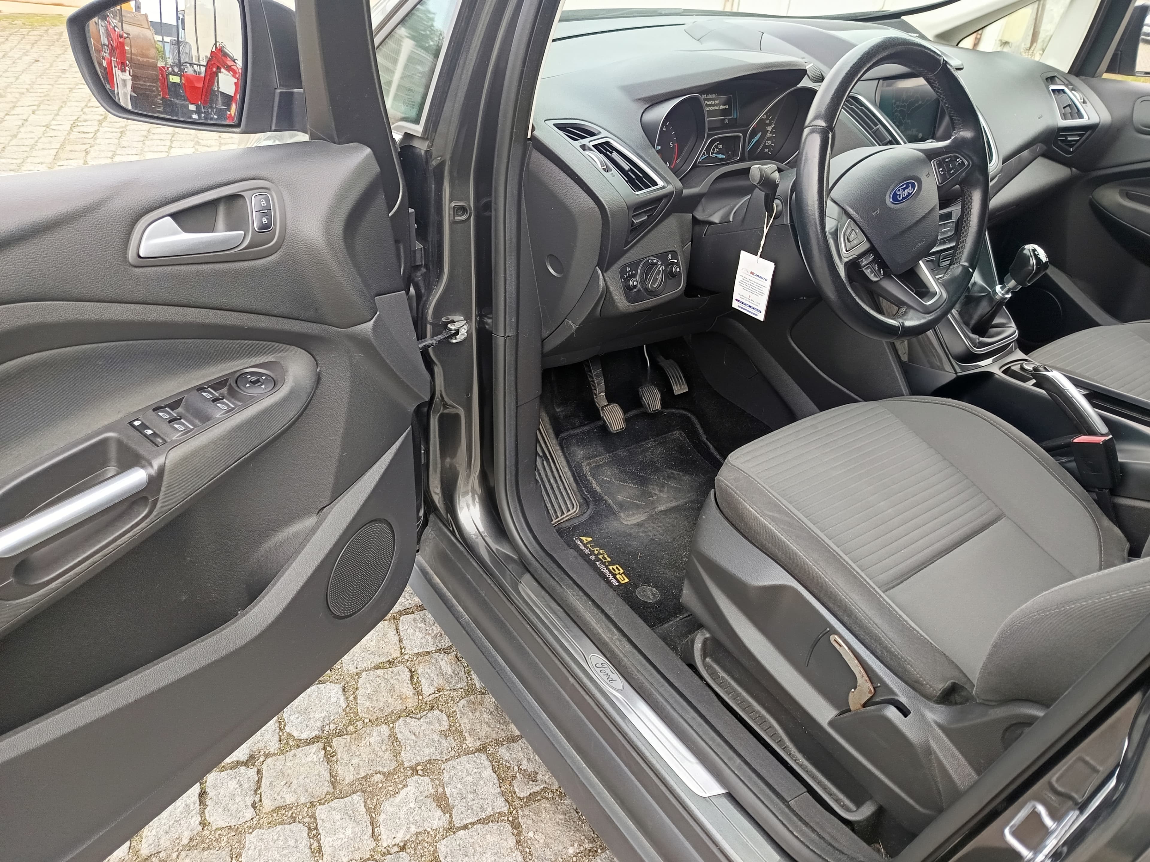 Ford Grand C-Max · Ano 2017 — imagem 25