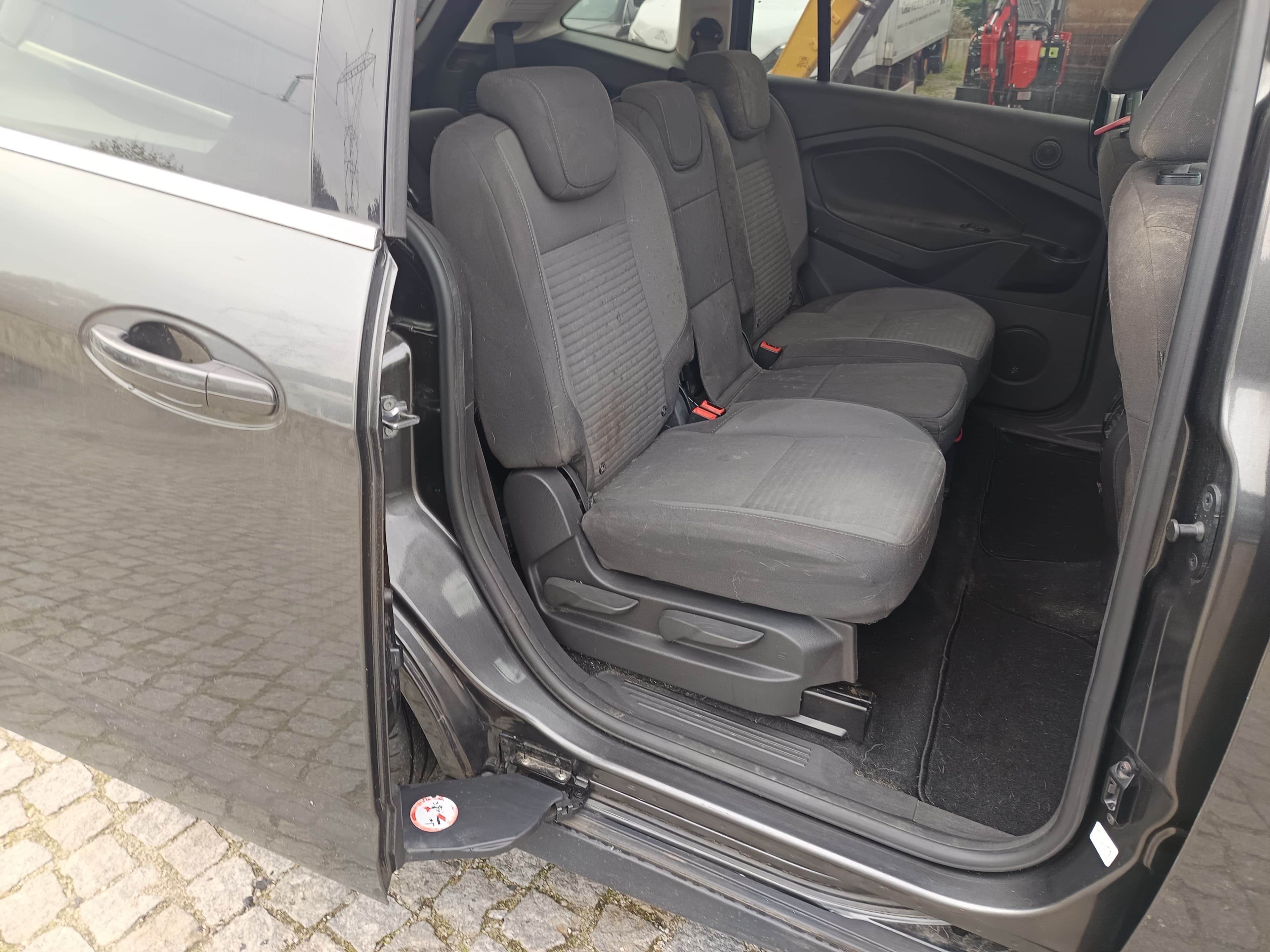 Ford Grand C-Max · Ano 2017 — imagem 16