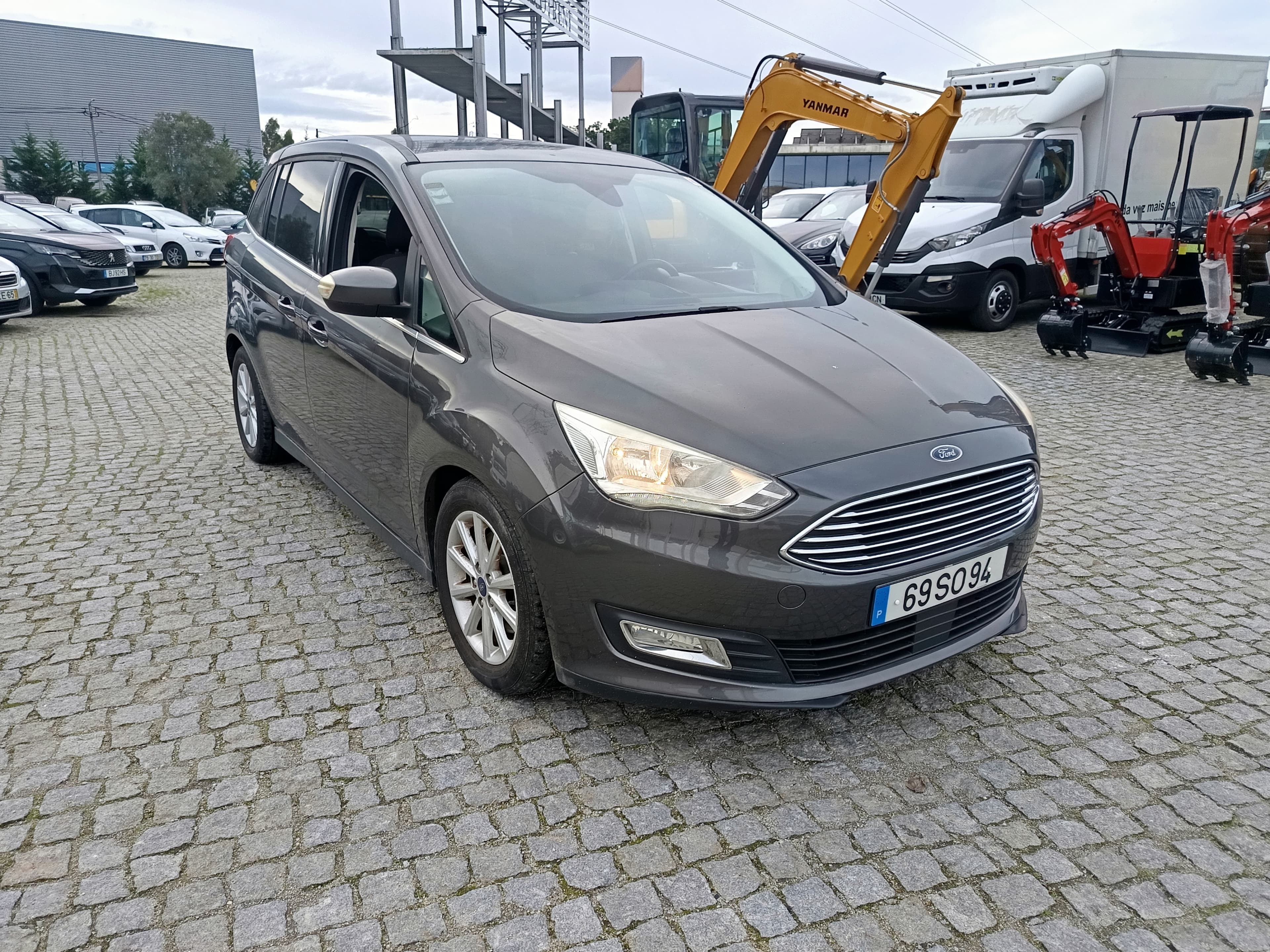 Ford Grand C-Max · Ano 2017 — imagem 3