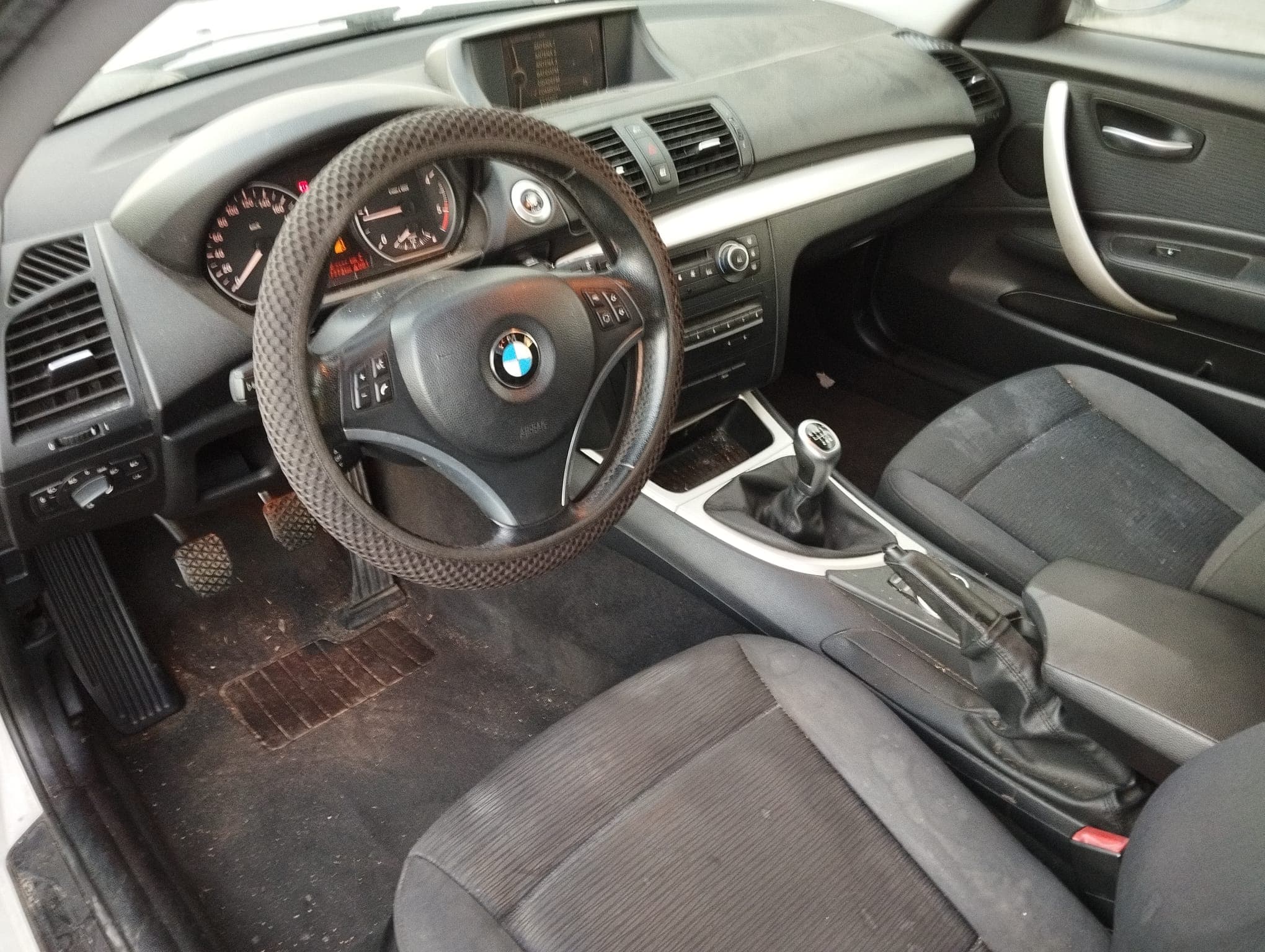 BMW 118d — image 21