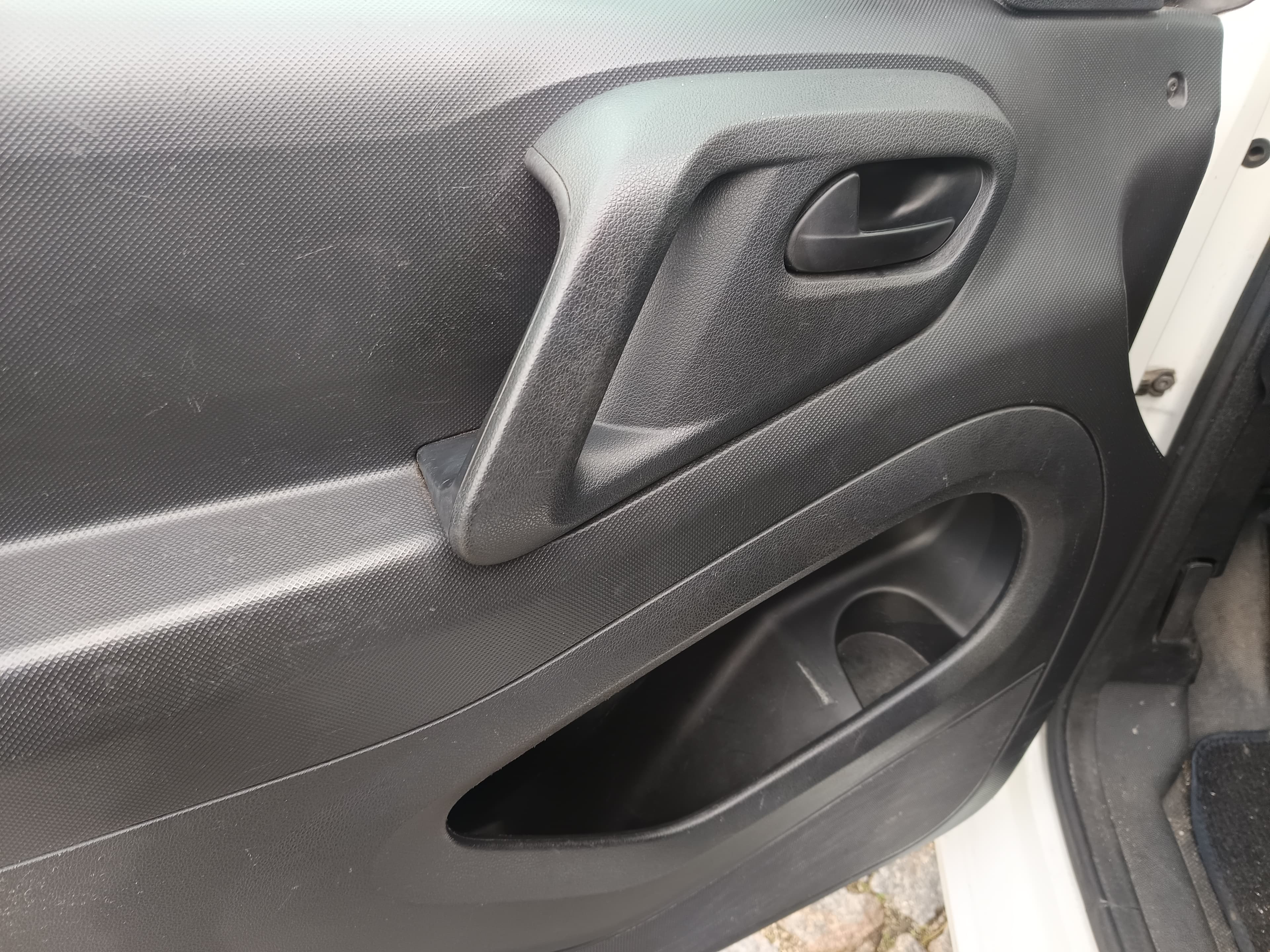 Peugeot Partner · Ano 2016 — image 24