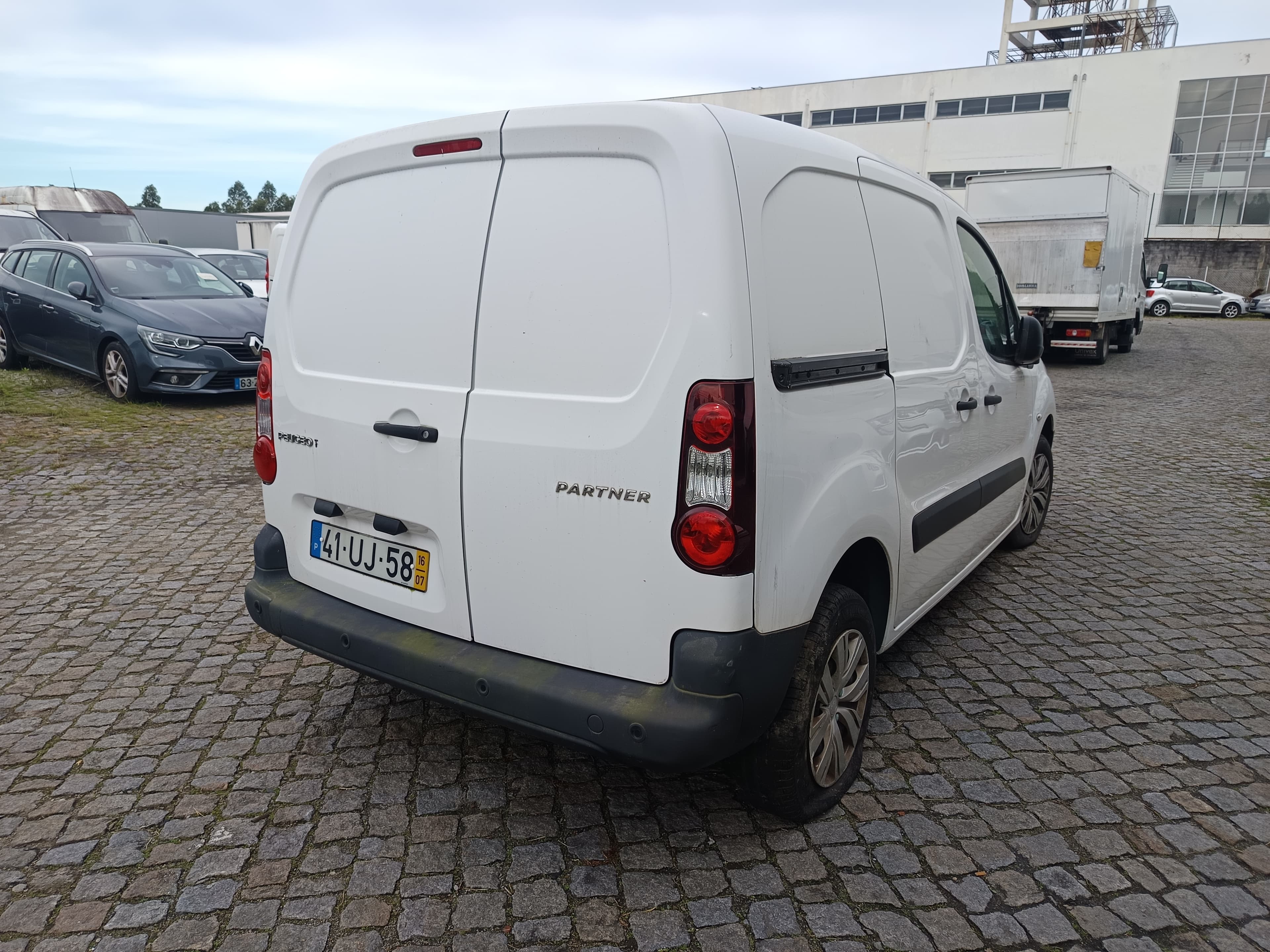 Peugeot Partner · Ano 2016 — image 6