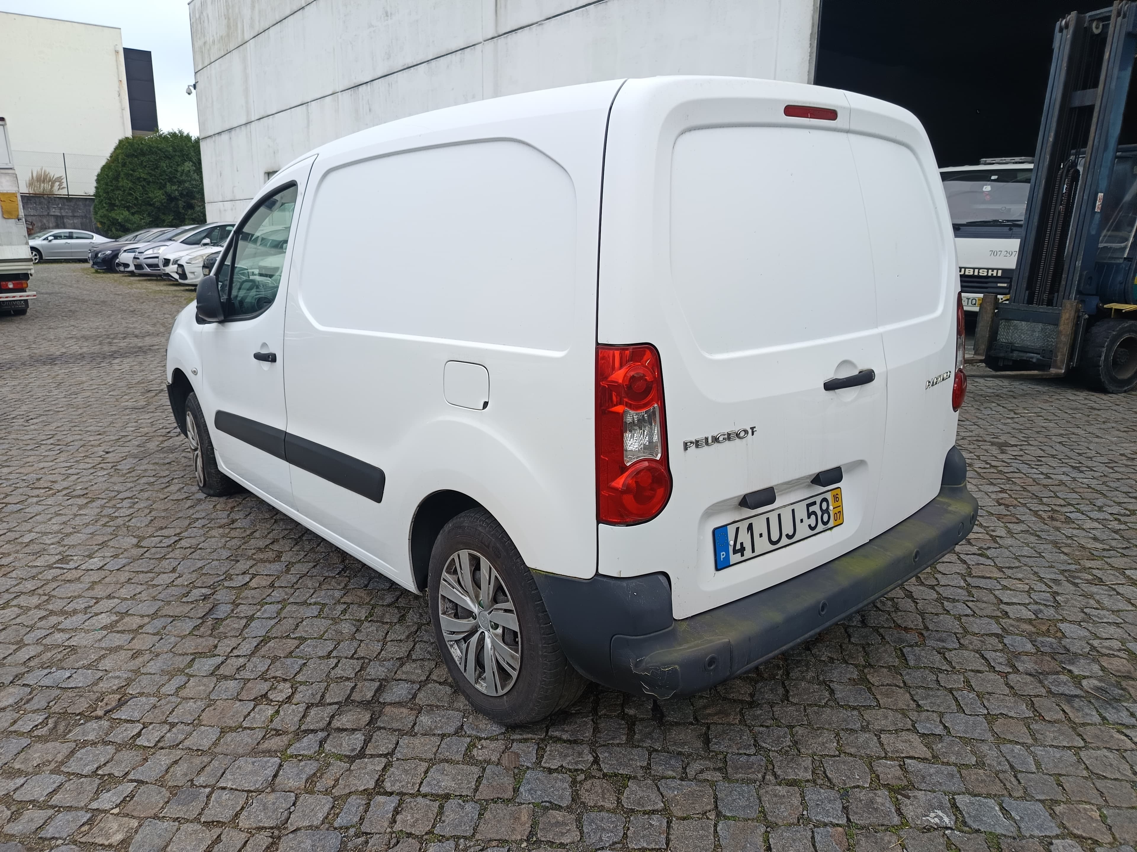 Peugeot Partner · Ano 2016 — image 4