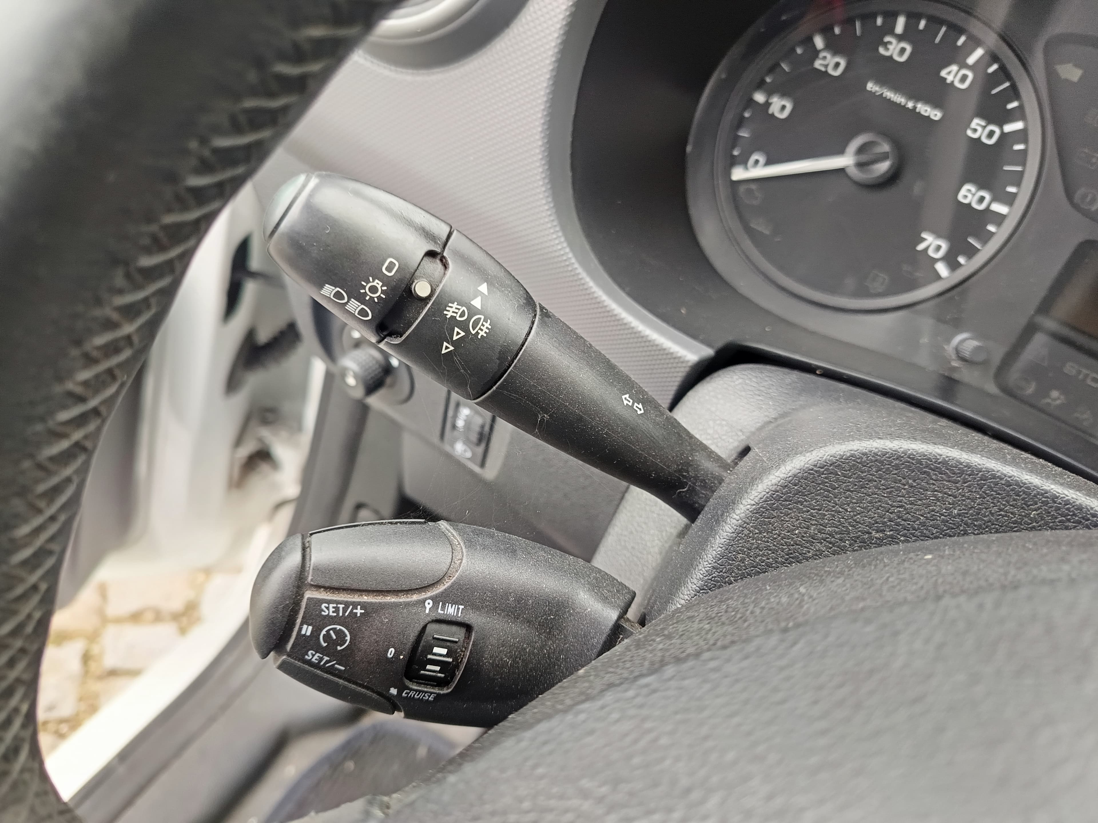 Peugeot Partner · Ano 2016 — image 33