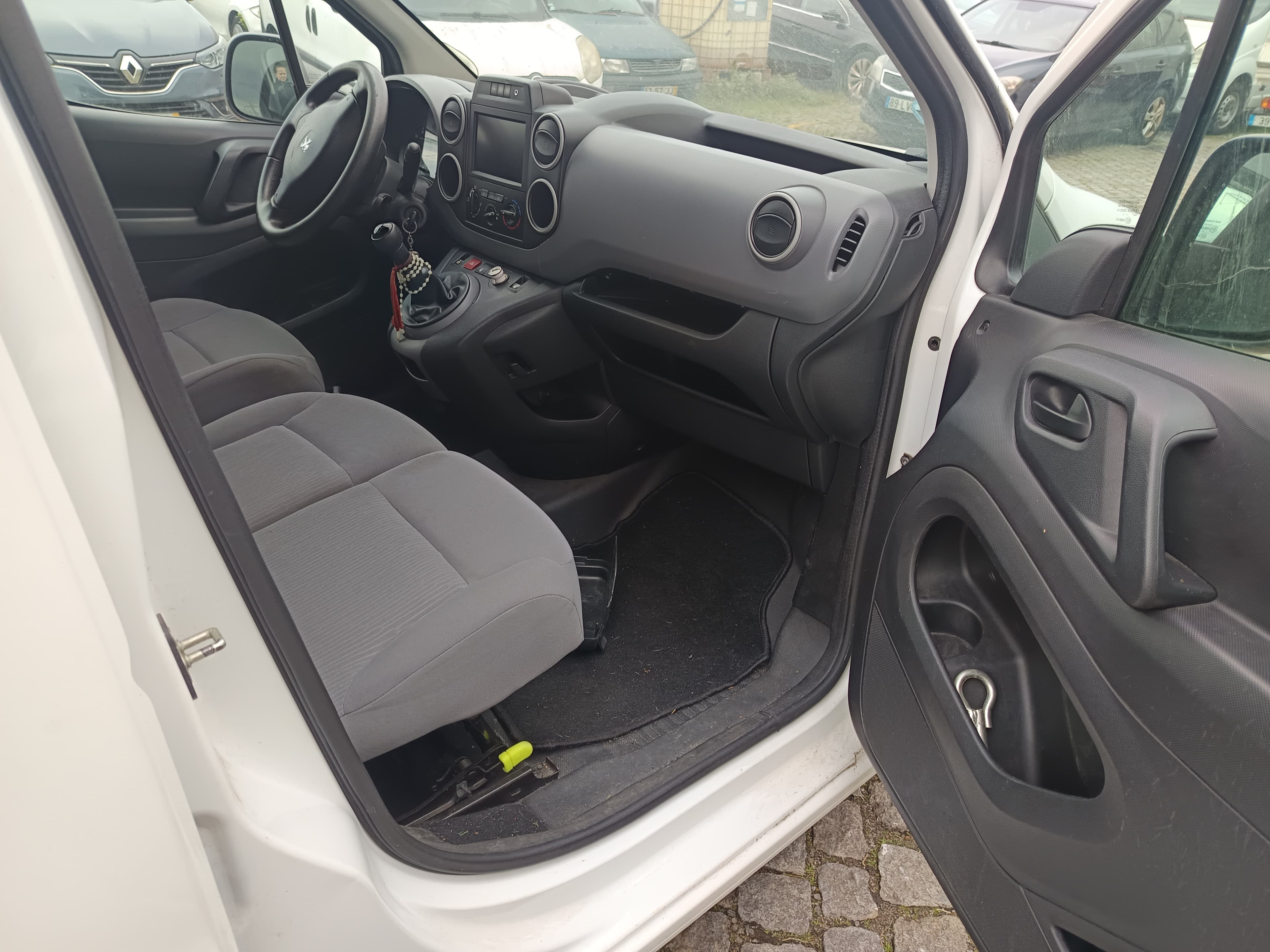 Peugeot Partner · Ano 2016 — image 20